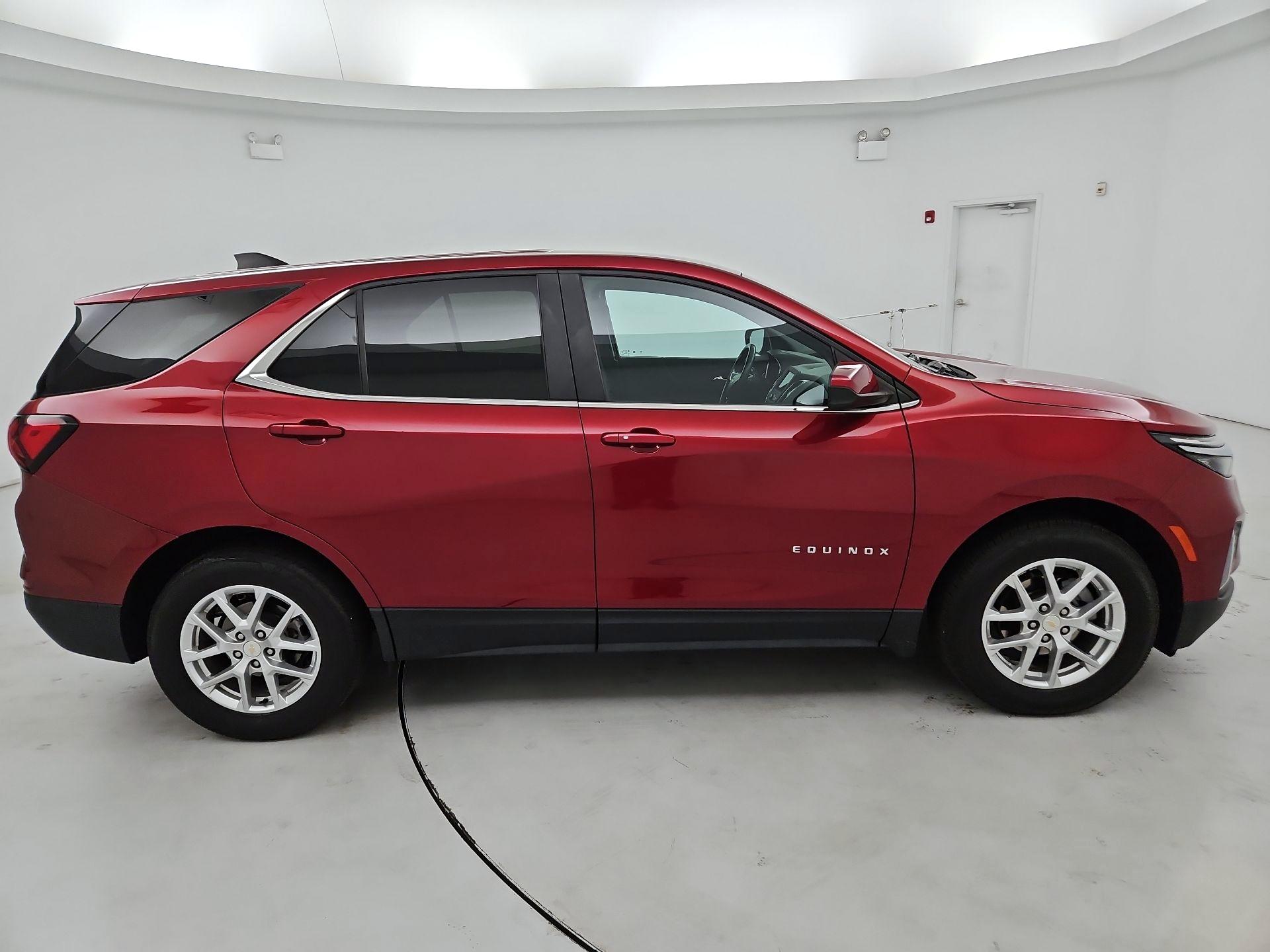 Thumbnail: 2022 Chevrolet Equinox - 4