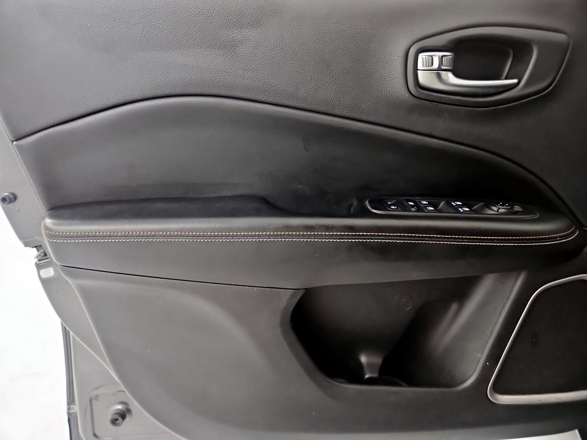 Thumbnail: 2018 Jeep Compass - 10