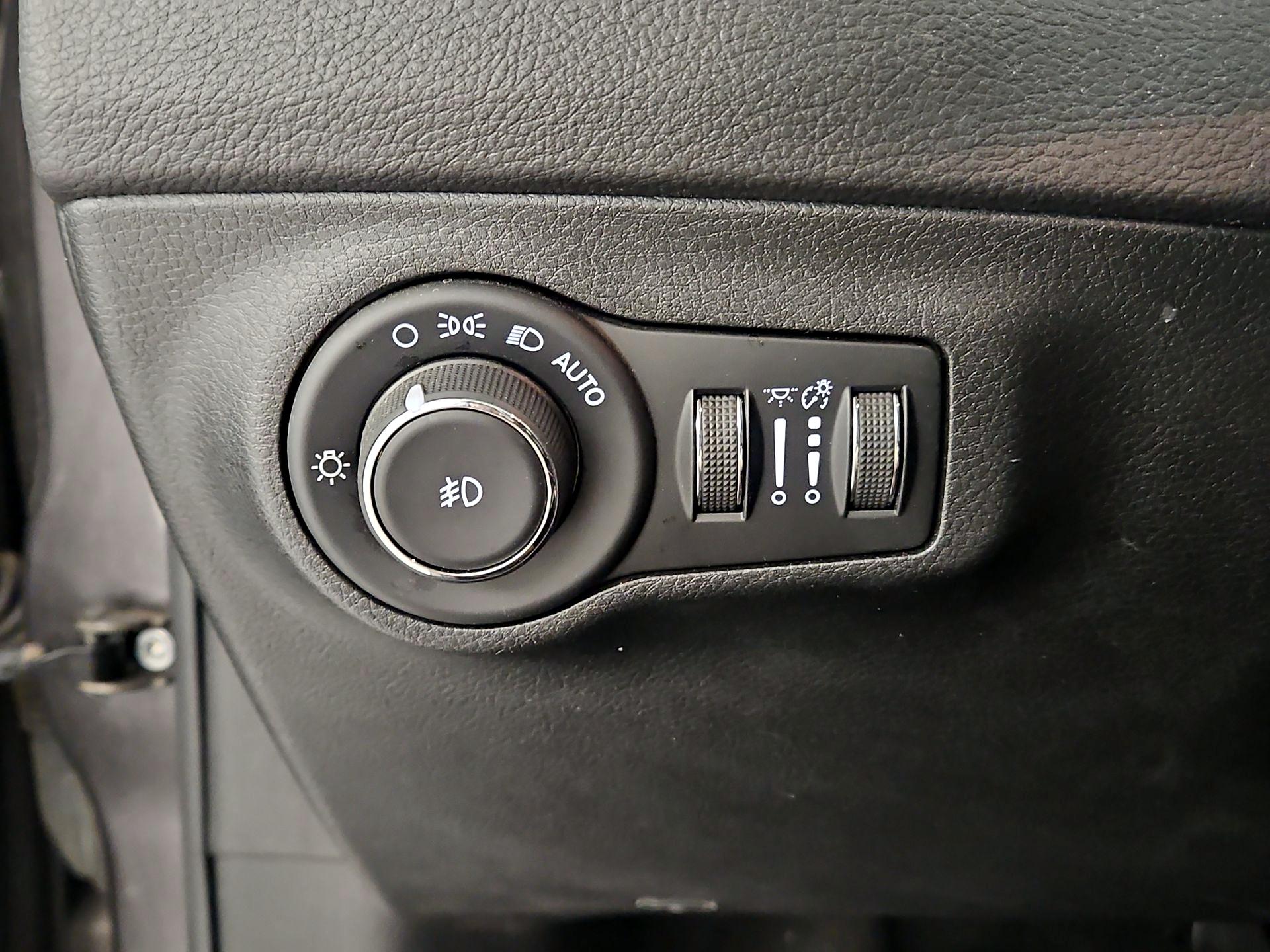 Thumbnail: 2018 Jeep Compass - 11