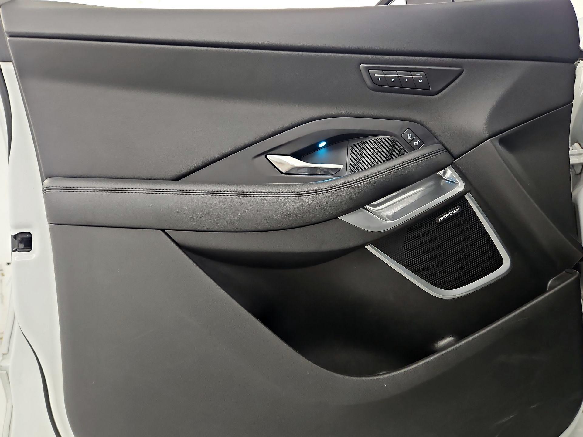 Thumbnail: 2020 Jaguar E-Pace - 10
