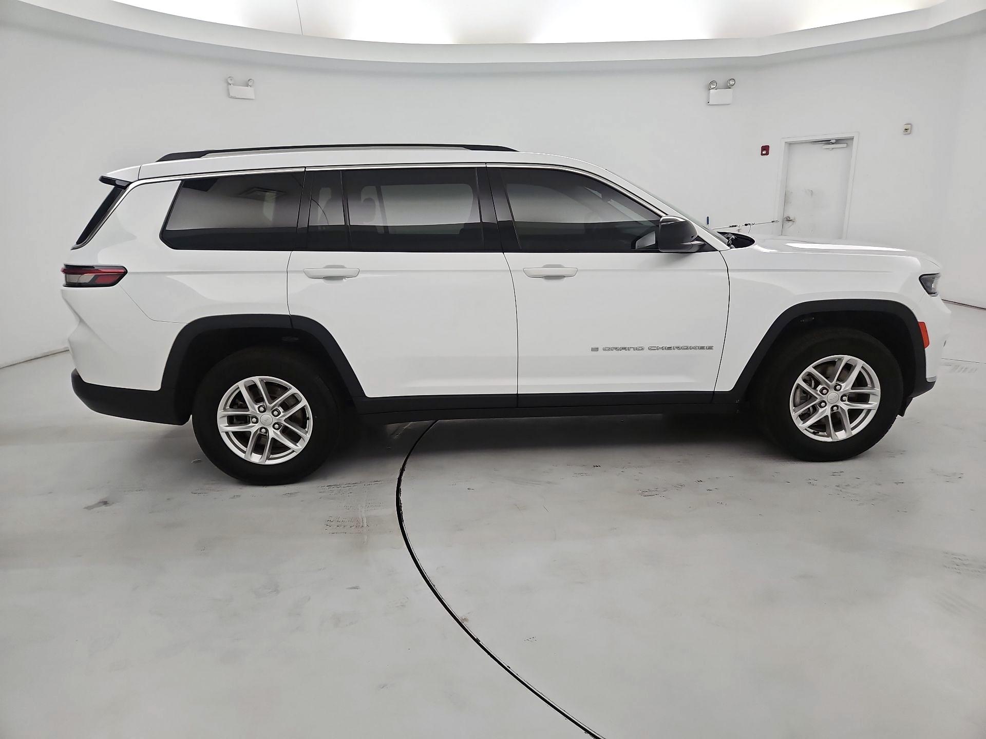 Thumbnail: 2023 Jeep Grand Cherokee L - 4