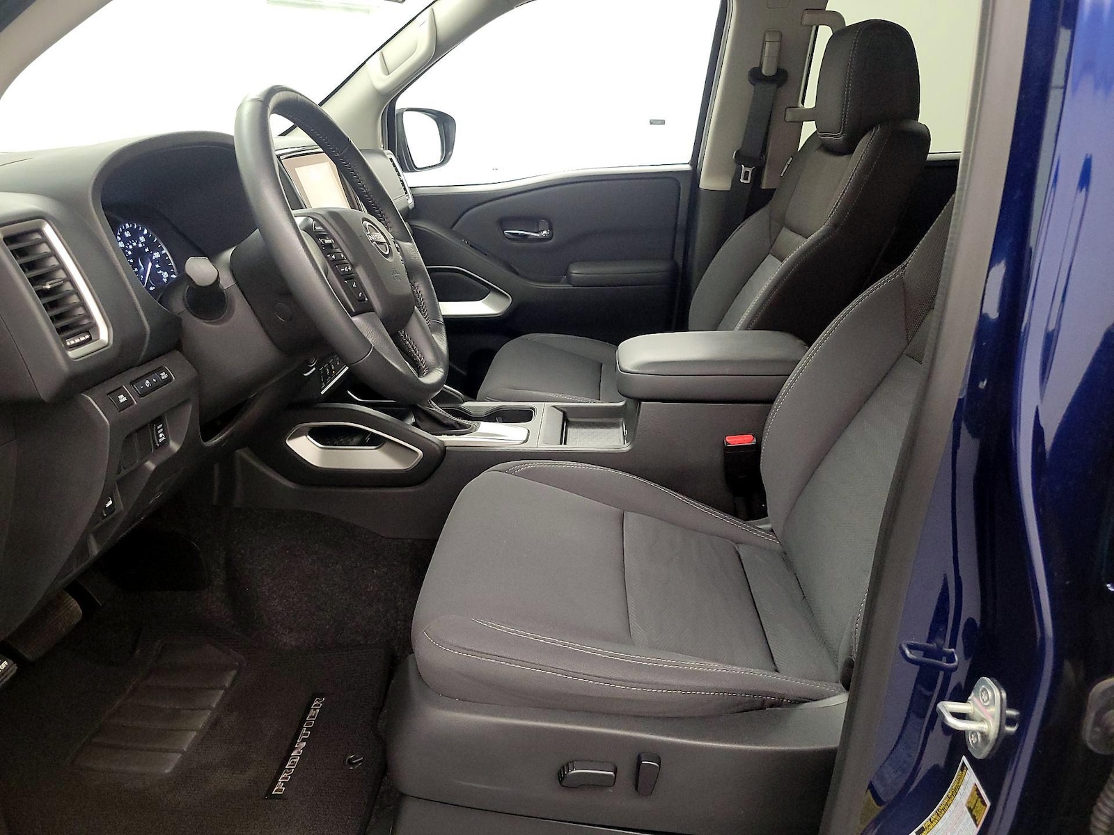 2022 Nissan Frontier SV - Photo 12