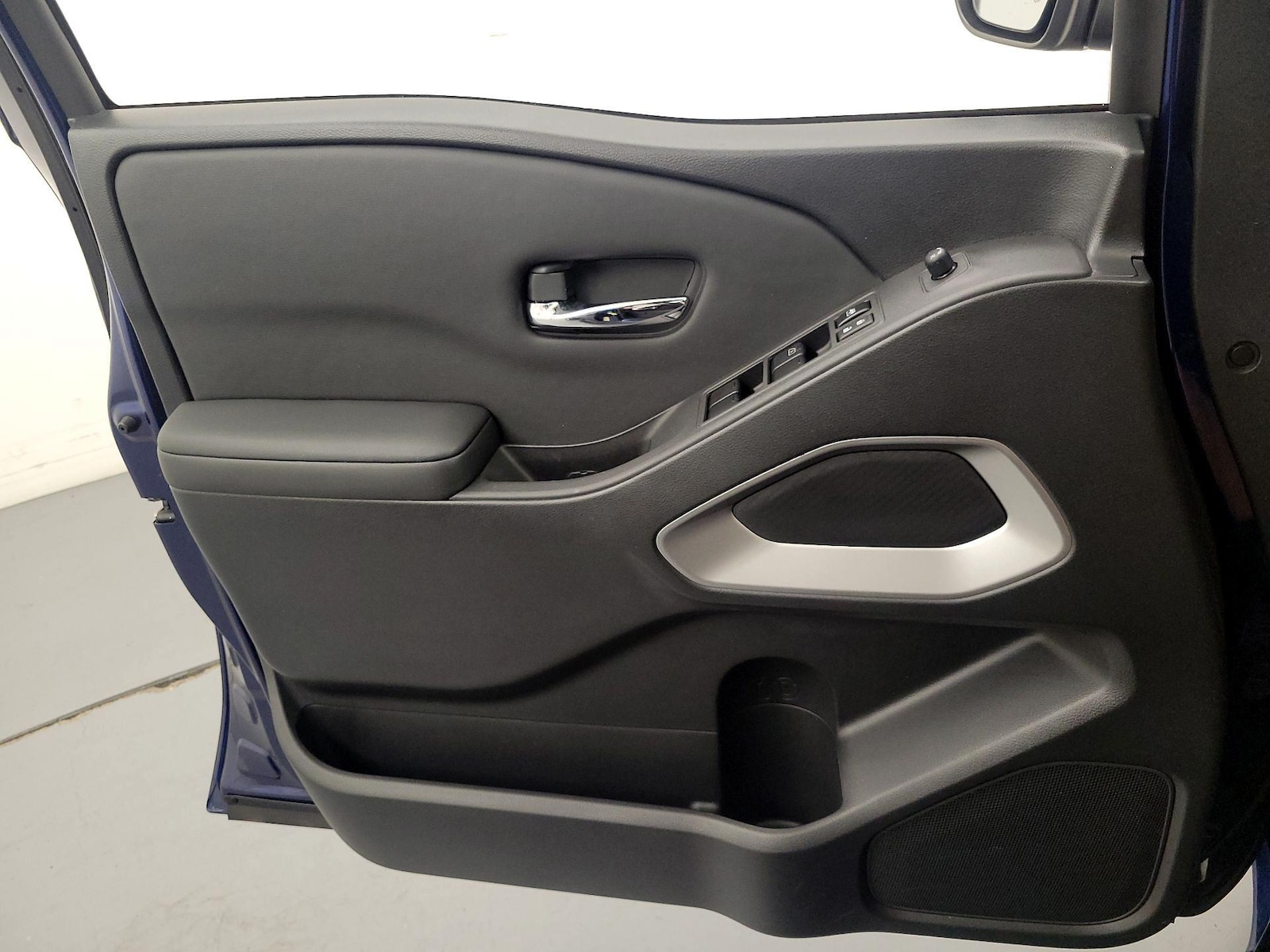 2022 Nissan Frontier SV - Photo 13