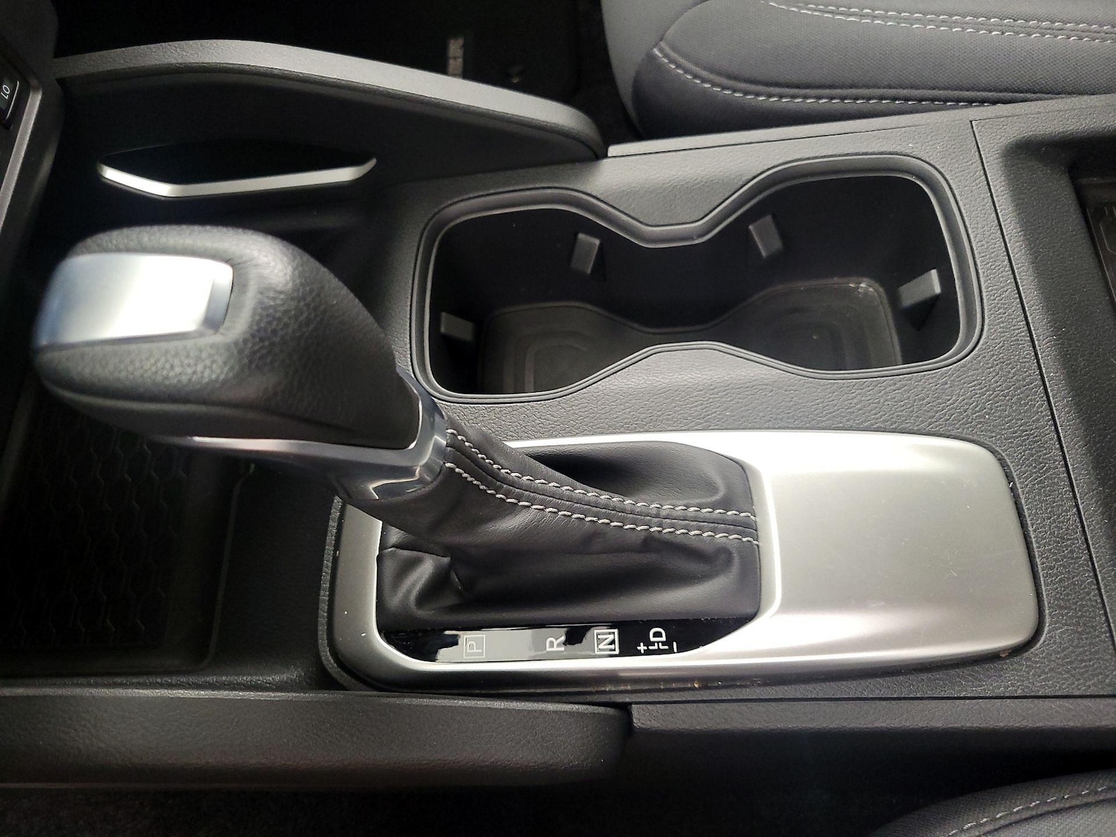2022 Nissan Frontier SV - Photo 18