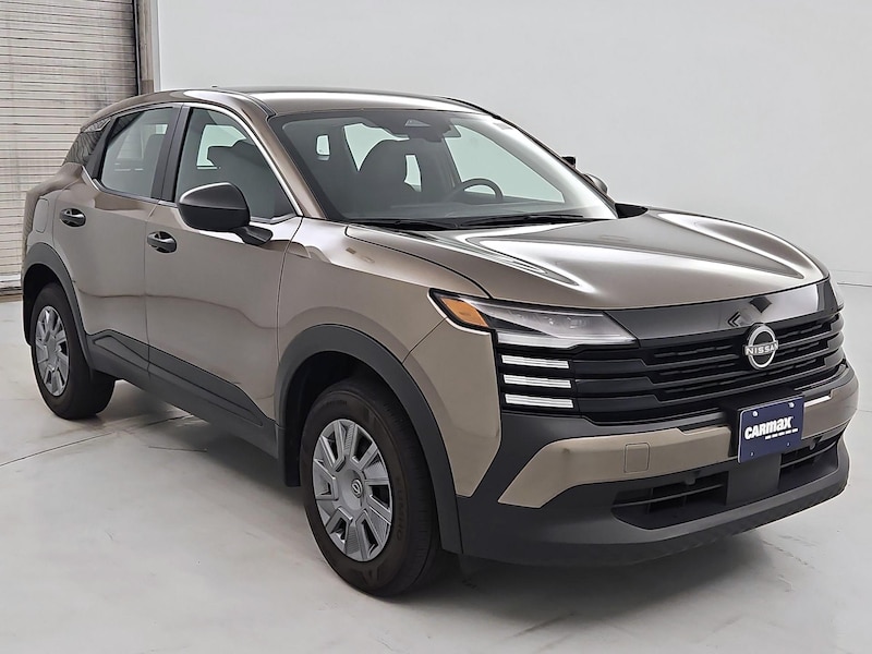2025 Nissan Kicks S