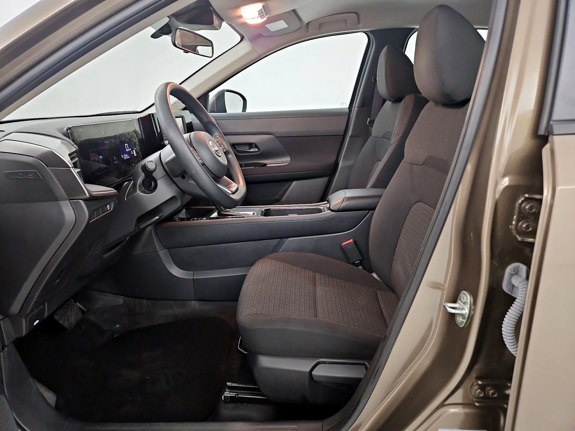 Thumbnail: 2025 Nissan Kicks - 9