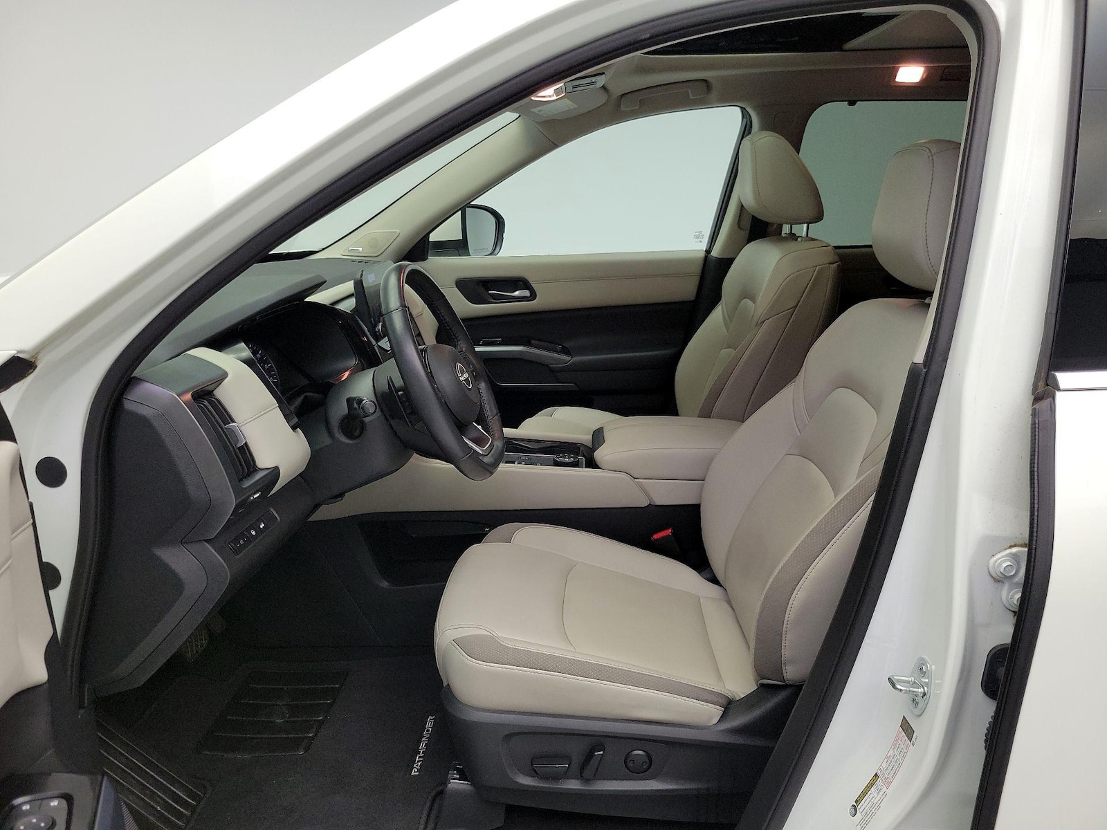 2023 Nissan Pathfinder SL - Photo 12