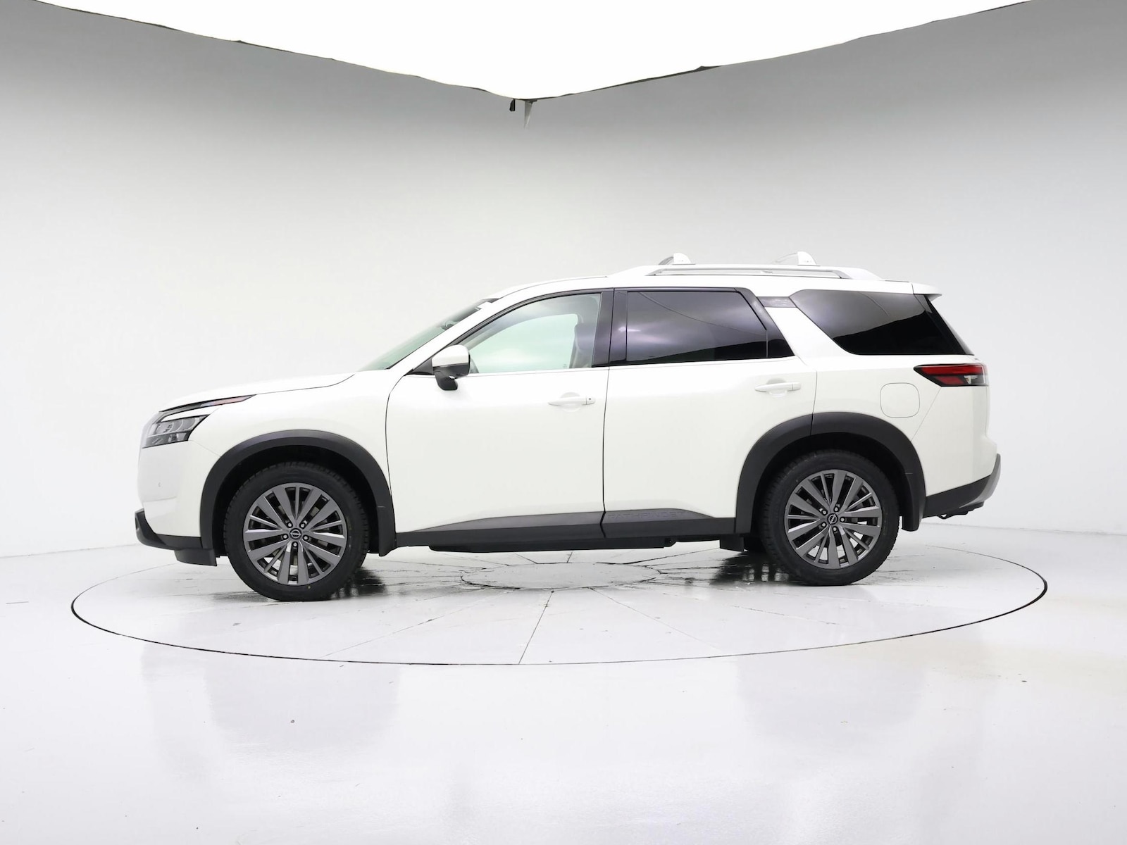 2023 Nissan Pathfinder SL - Photo 4