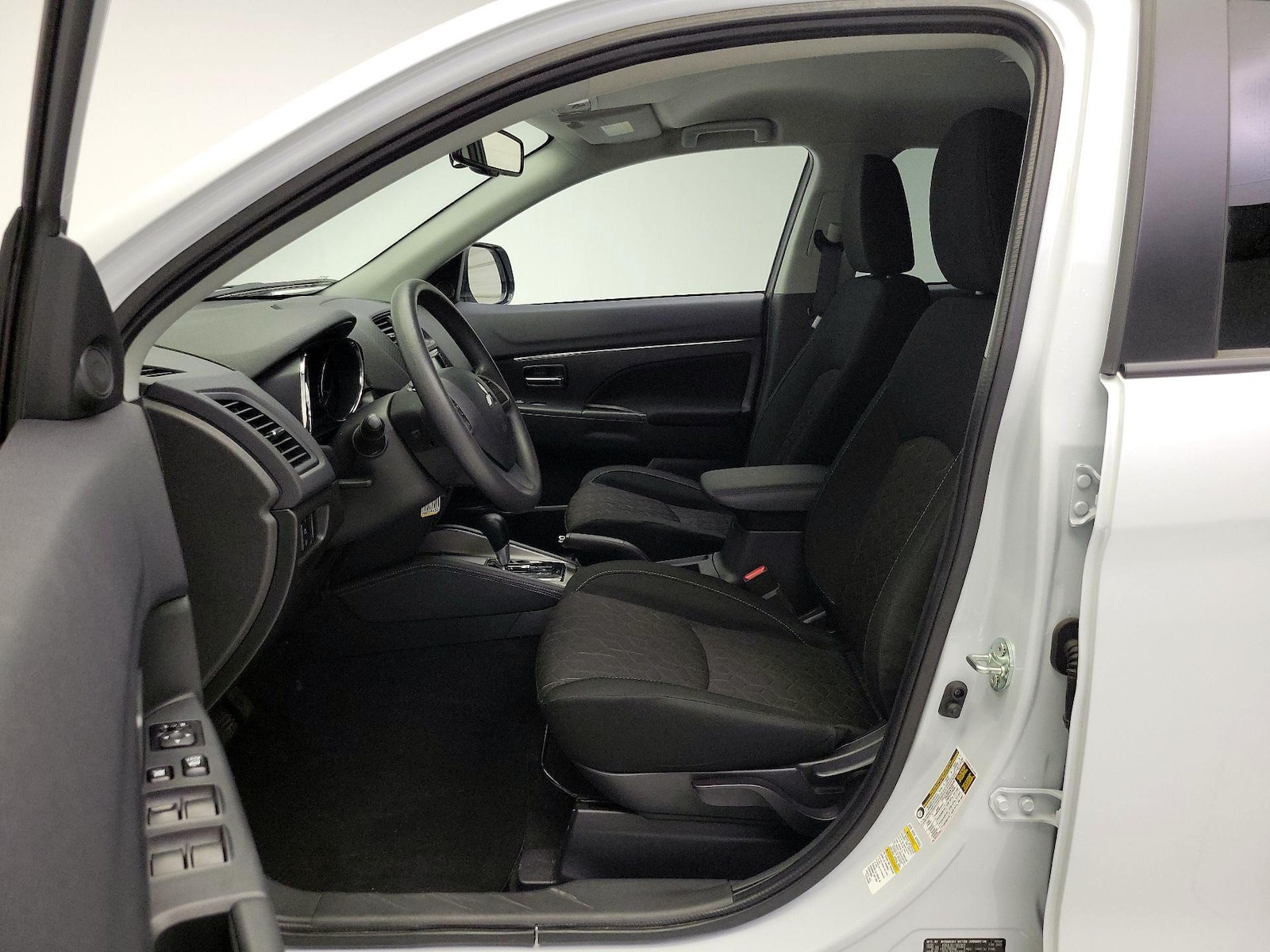 2025 Mitsubishi Outlander Sport ES - Photo 12