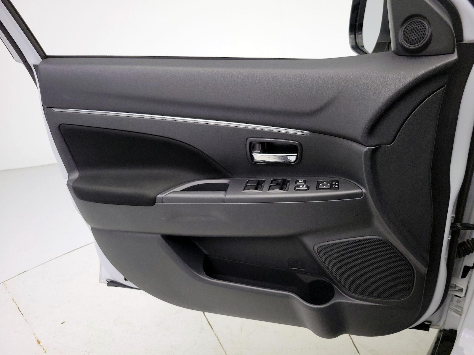 2025 Mitsubishi Outlander Sport ES - Photo 13