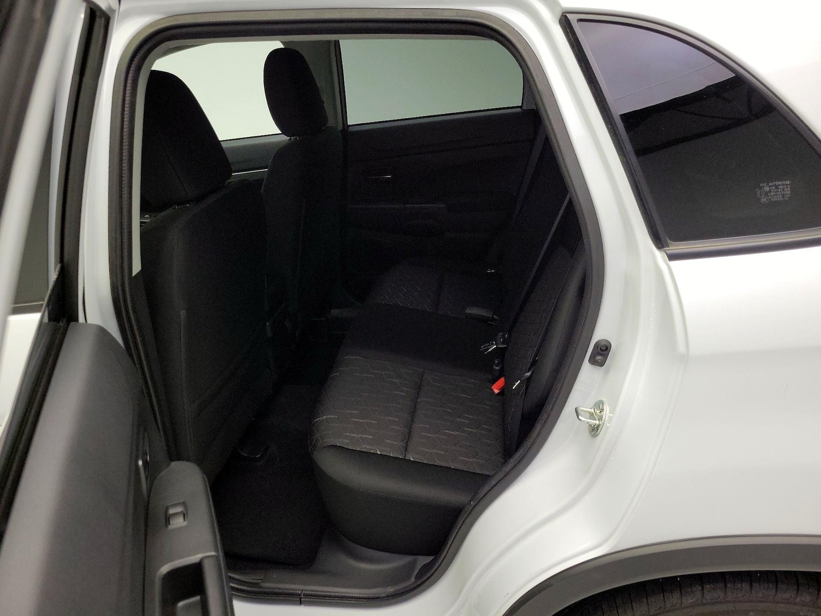 2025 Mitsubishi Outlander Sport ES - Photo 20
