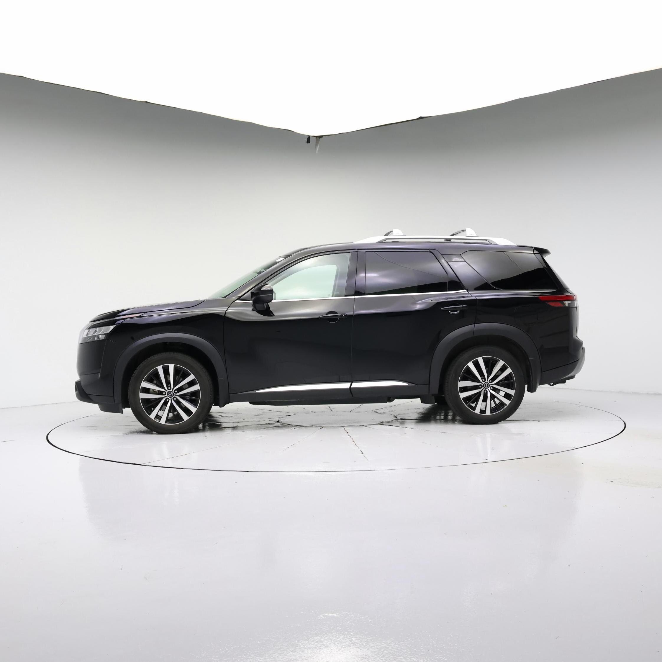 Thumbnail: 2024 Nissan Pathfinder - 3