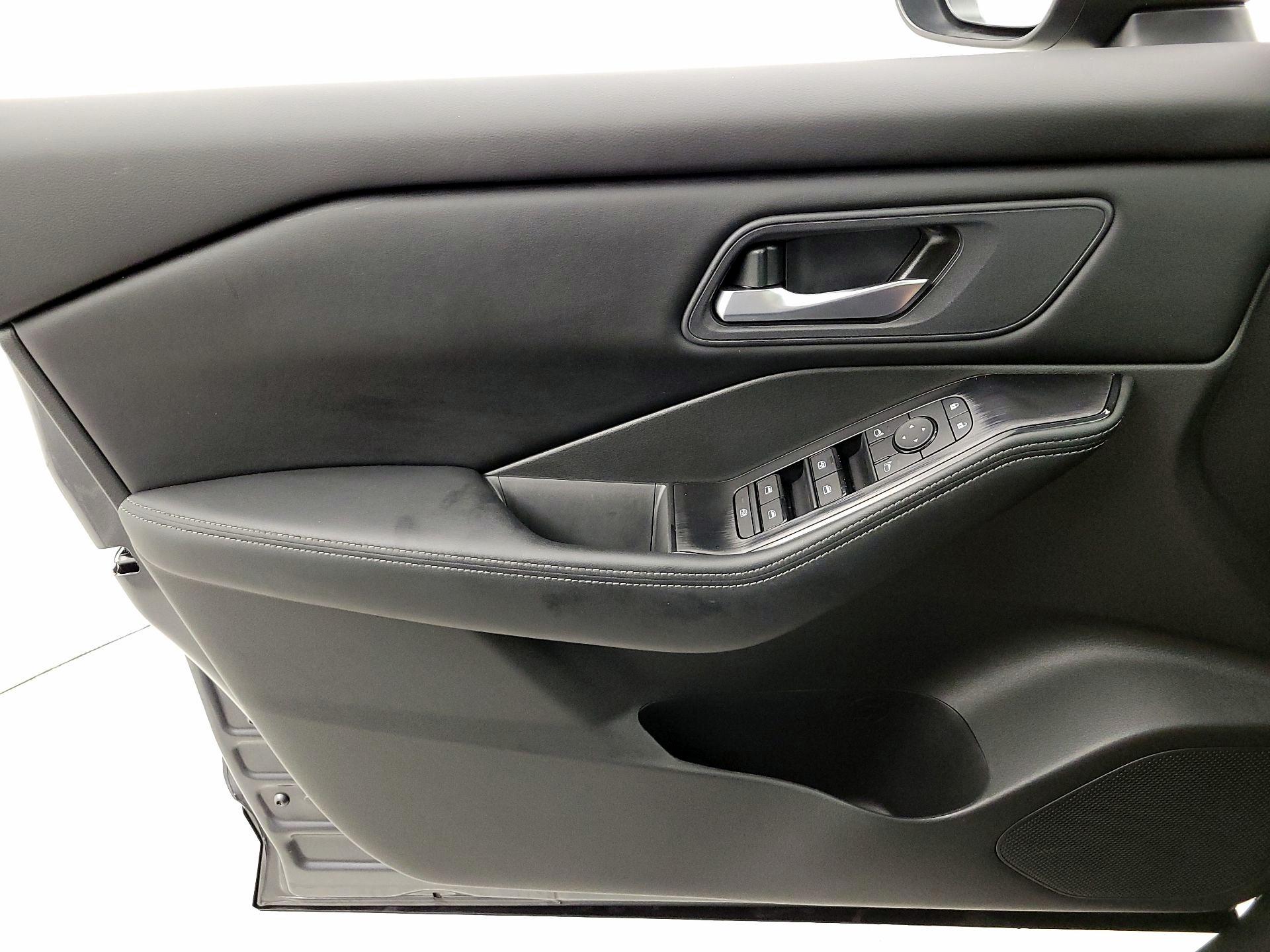Thumbnail: 2025 Nissan Rogue - 12