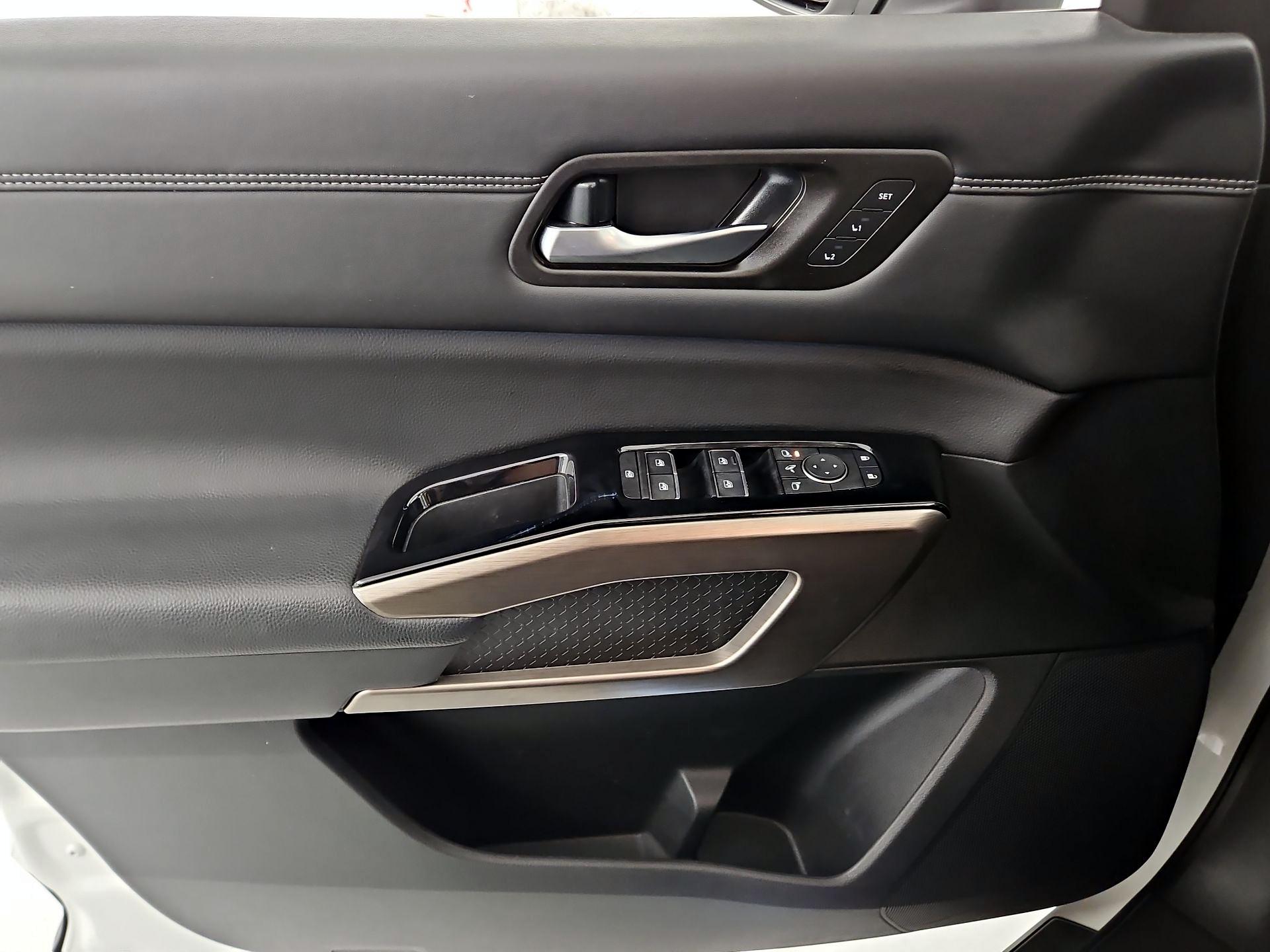 Thumbnail: 2024 Nissan Pathfinder - 10