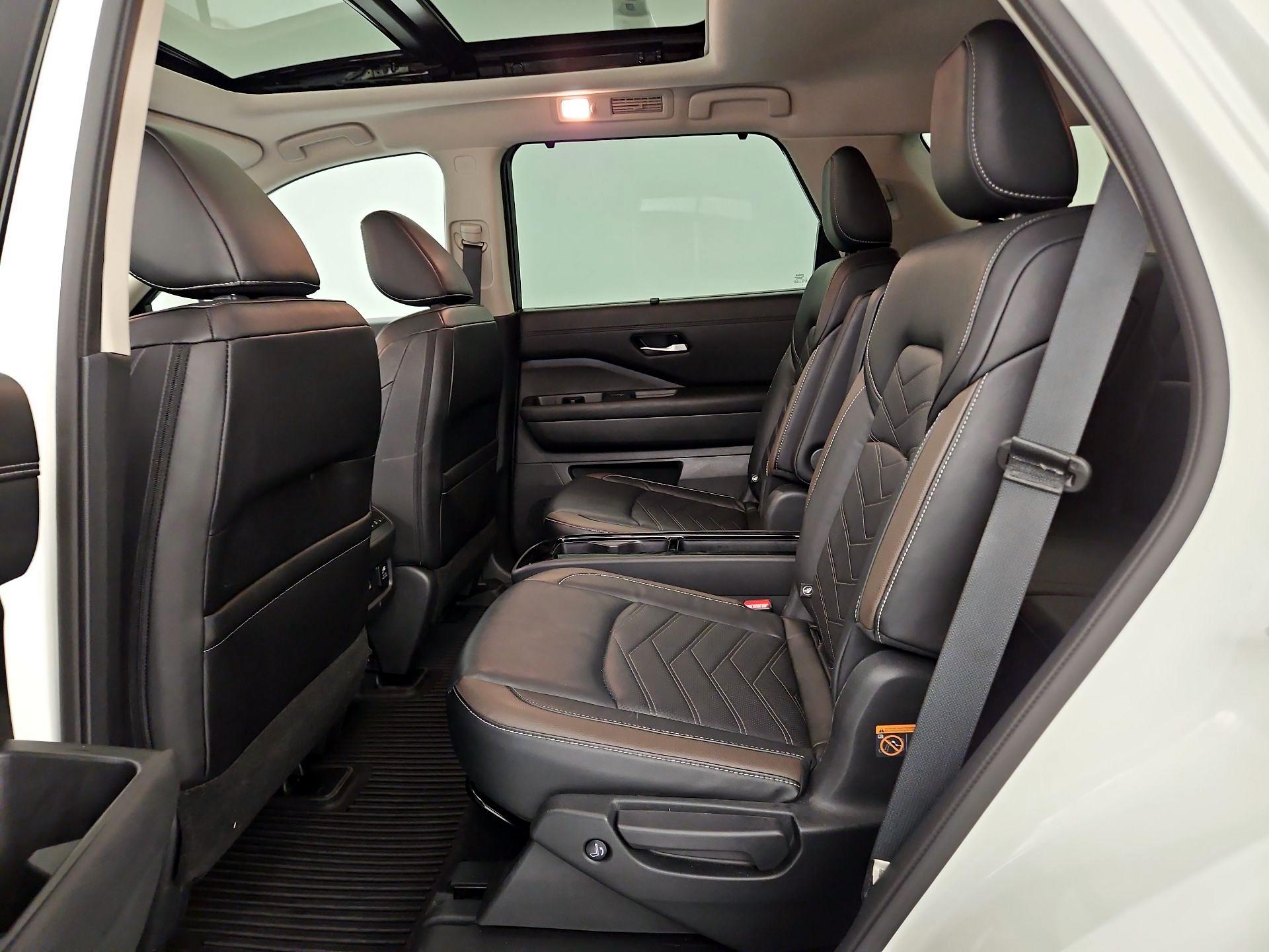 Thumbnail: 2024 Nissan Pathfinder - 19