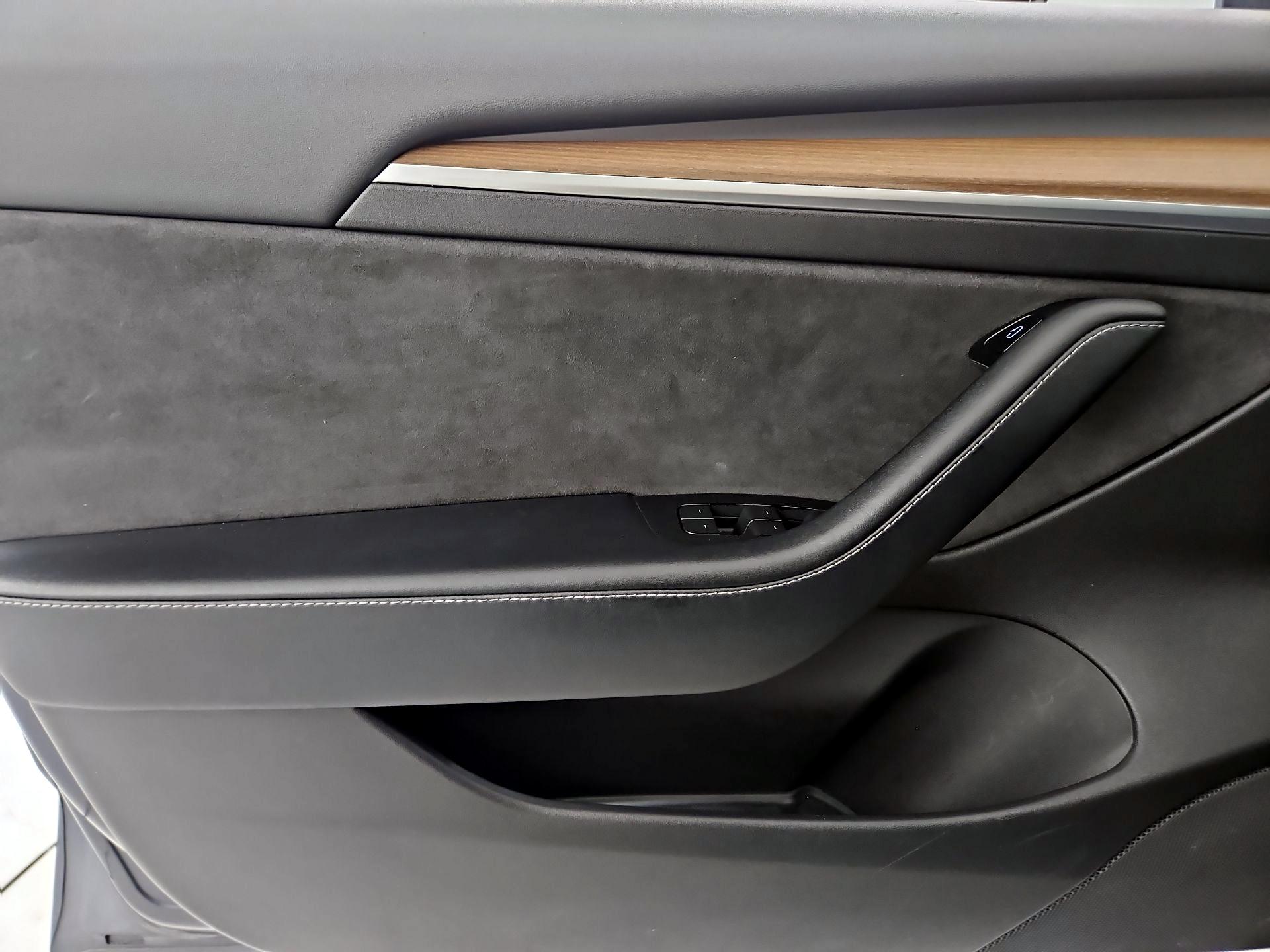 Thumbnail: 2022 Tesla Model 3 - 10