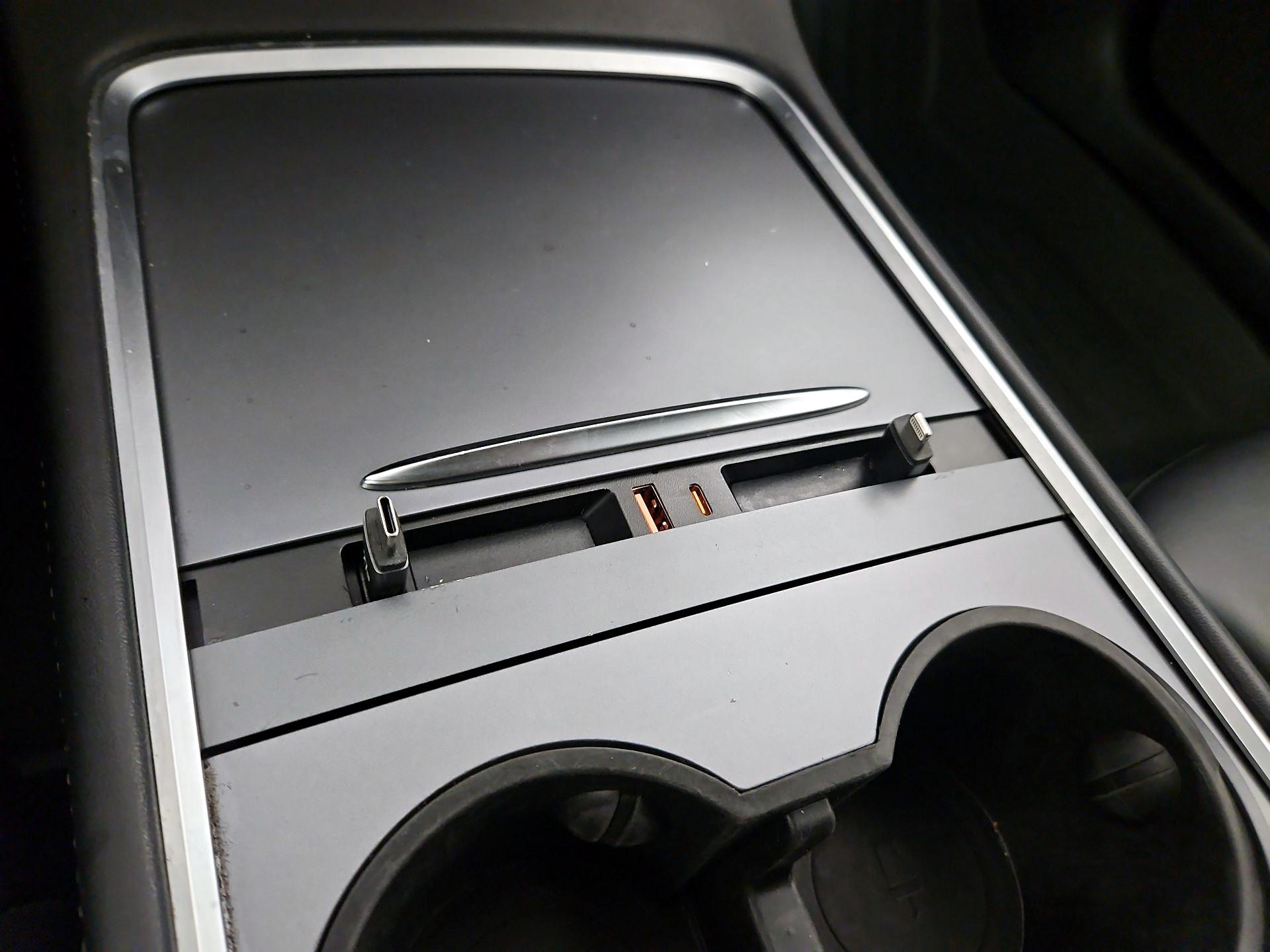 Thumbnail: 2022 Tesla Model 3 - 16