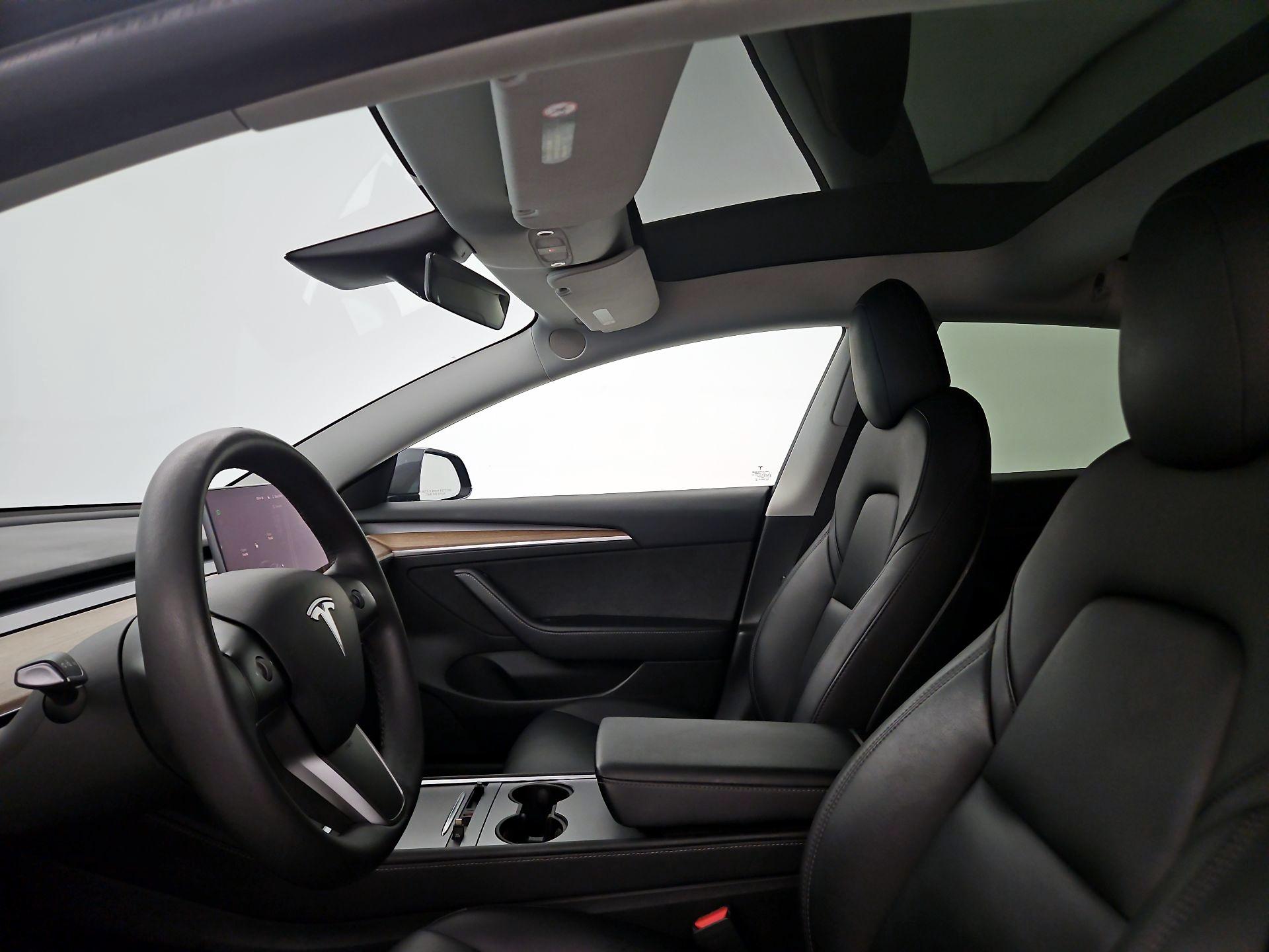 Thumbnail: 2022 Tesla Model 3 - 17