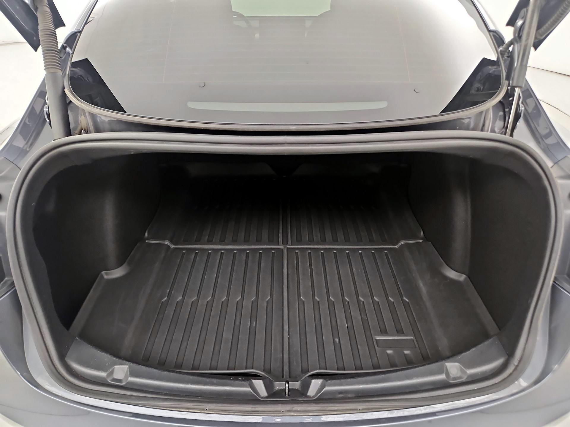 Thumbnail: 2022 Tesla Model 3 - 19