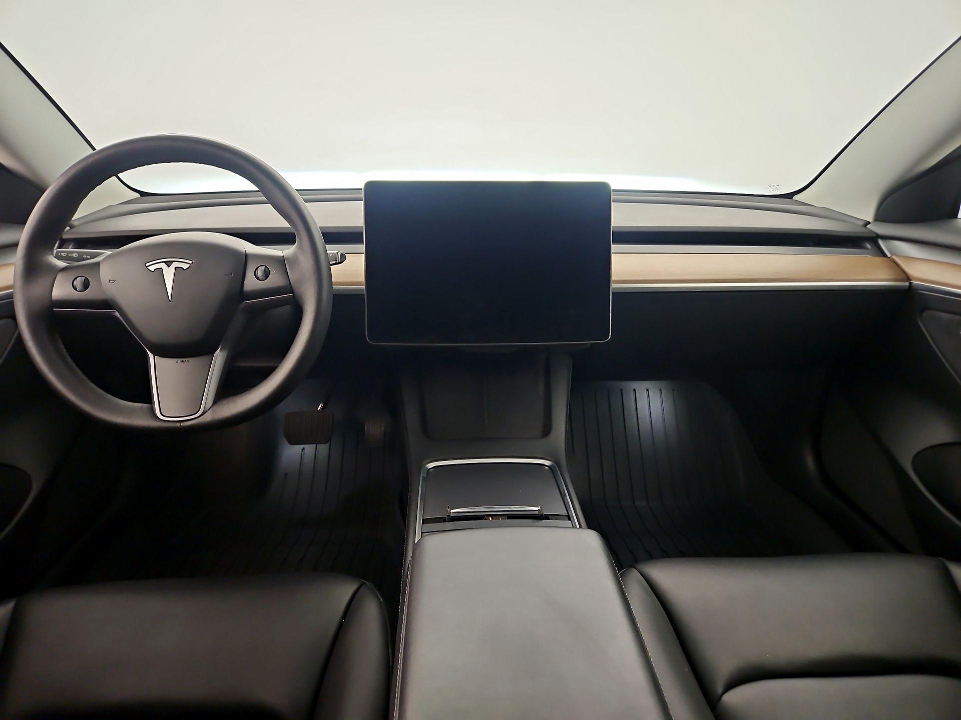 Thumbnail: 2022 Tesla Model 3 - 8