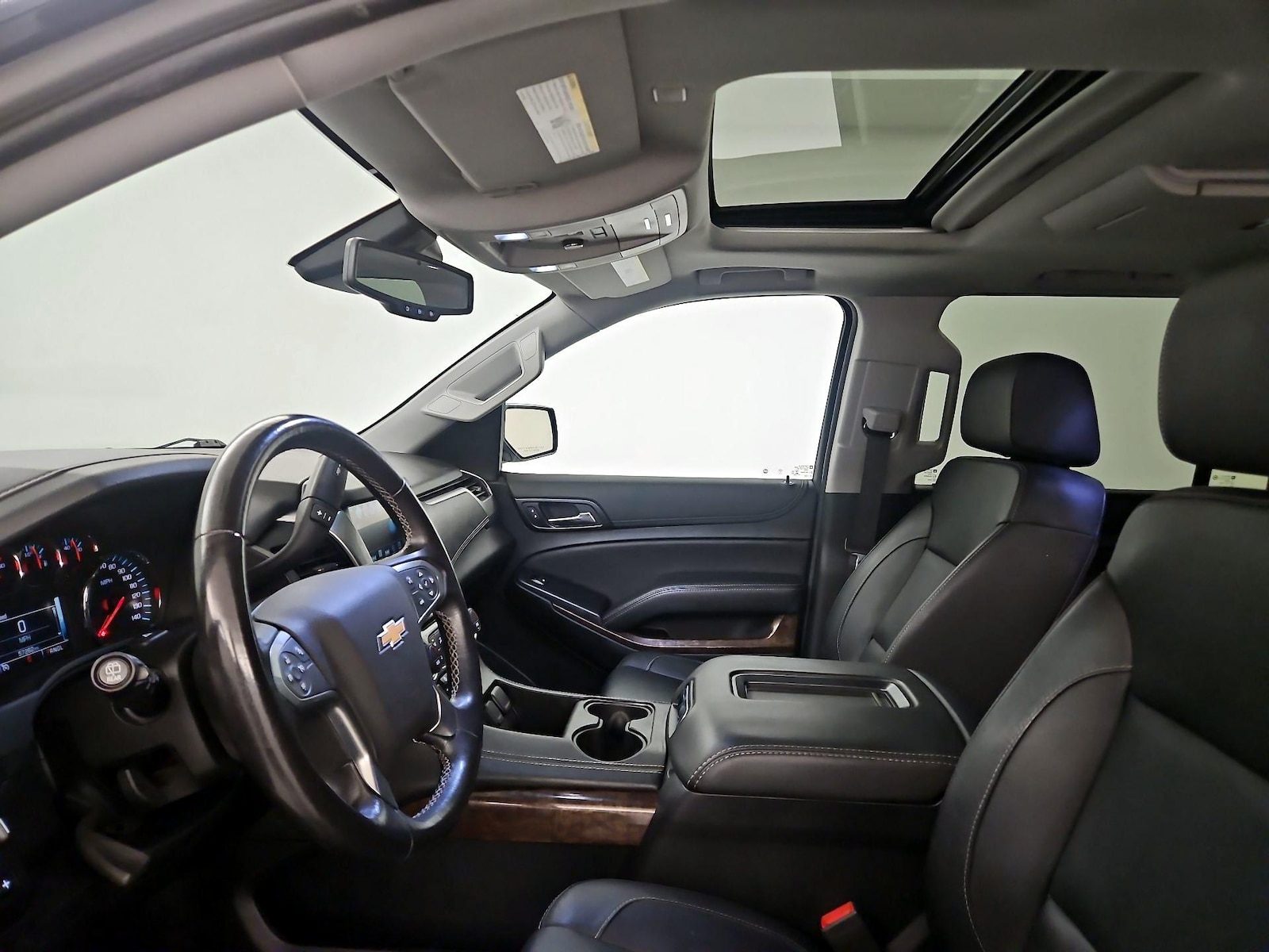 2020 Chevrolet Suburban LT - Photo 18