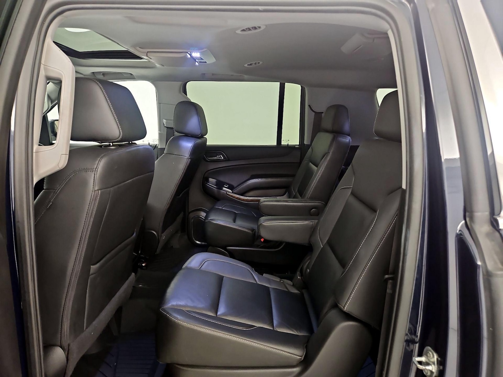2020 Chevrolet Suburban LT - Photo 19