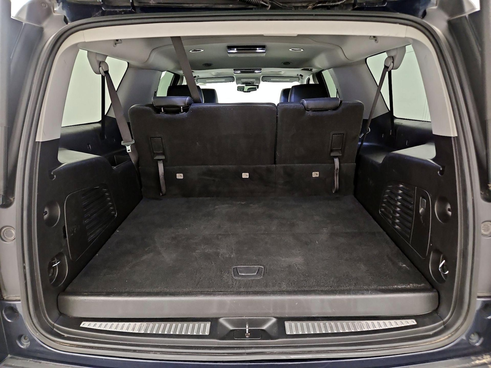 2020 Chevrolet Suburban LT - Photo 21