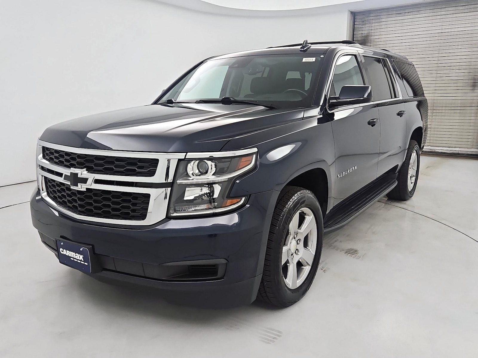 2020 Chevrolet Suburban LT - Photo 3