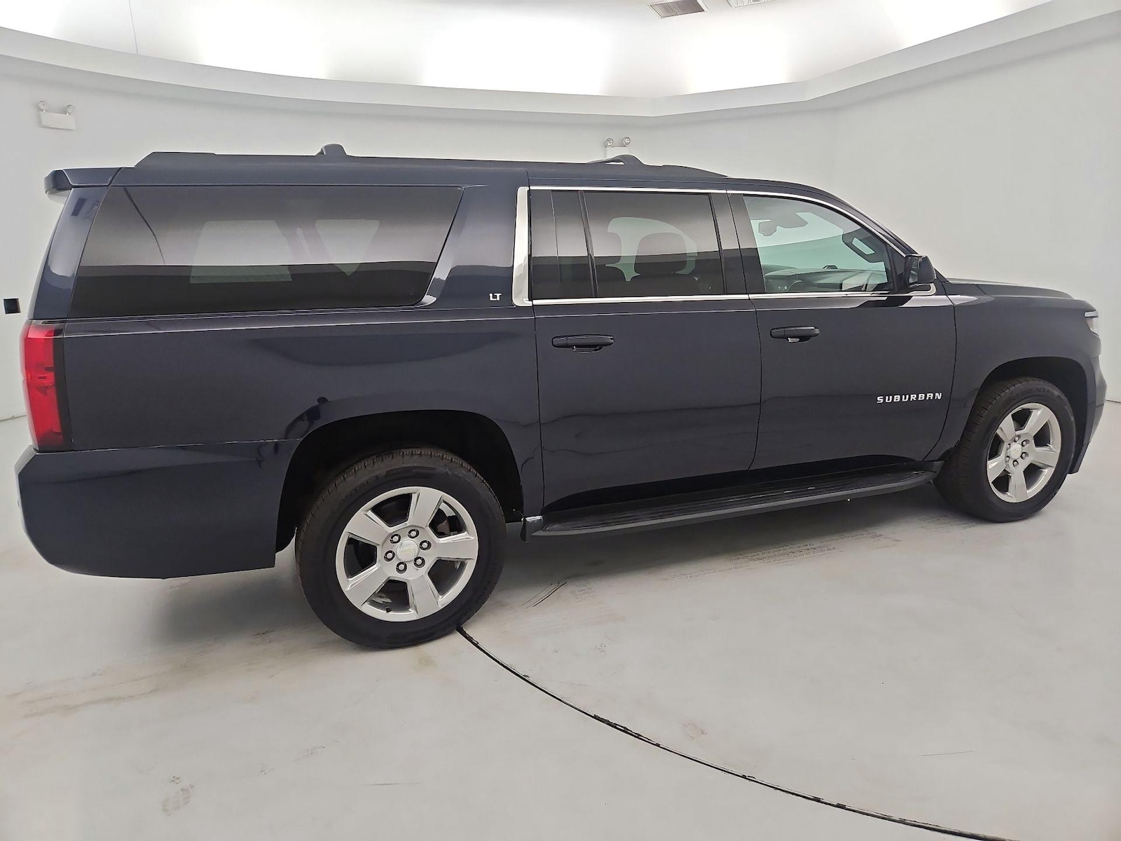 2020 Chevrolet Suburban LT - Photo 4