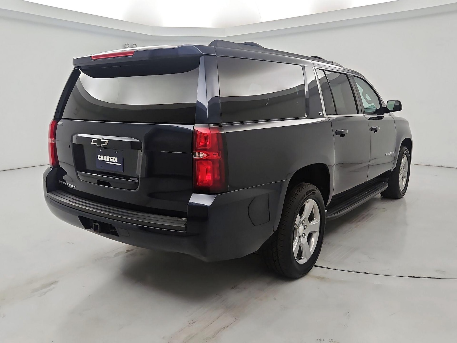 2020 Chevrolet Suburban LT - Photo 5