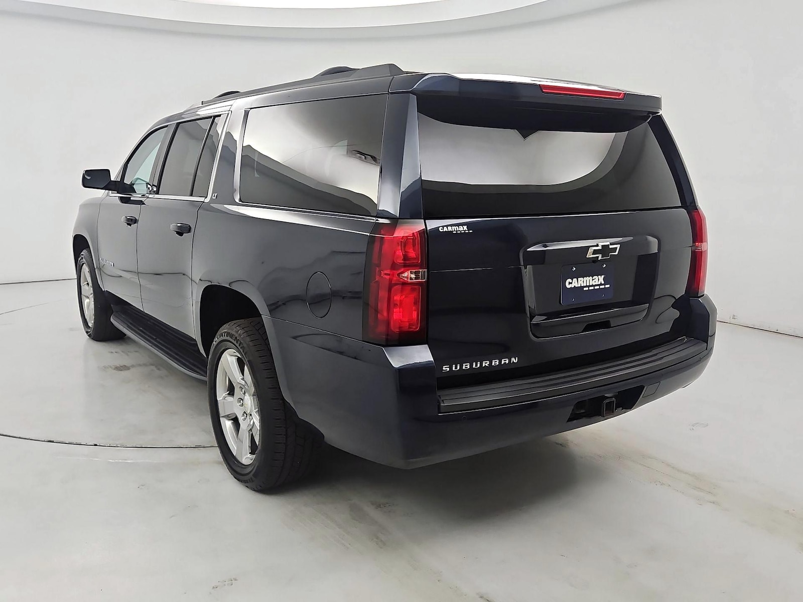 2020 Chevrolet Suburban LT - Photo 7