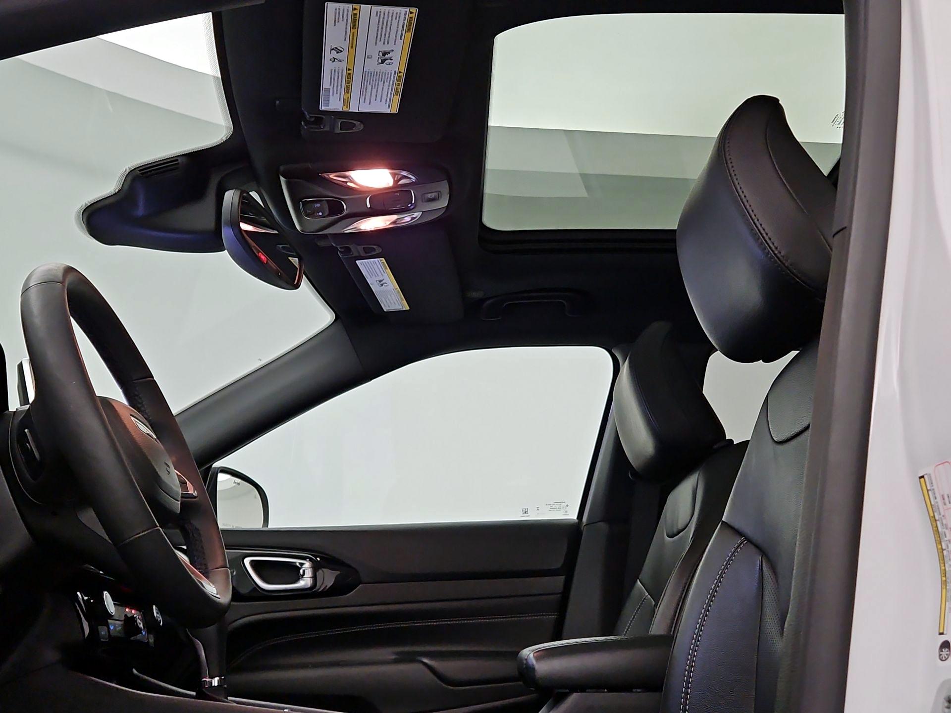 Thumbnail: 2023 Jeep Compass - 18