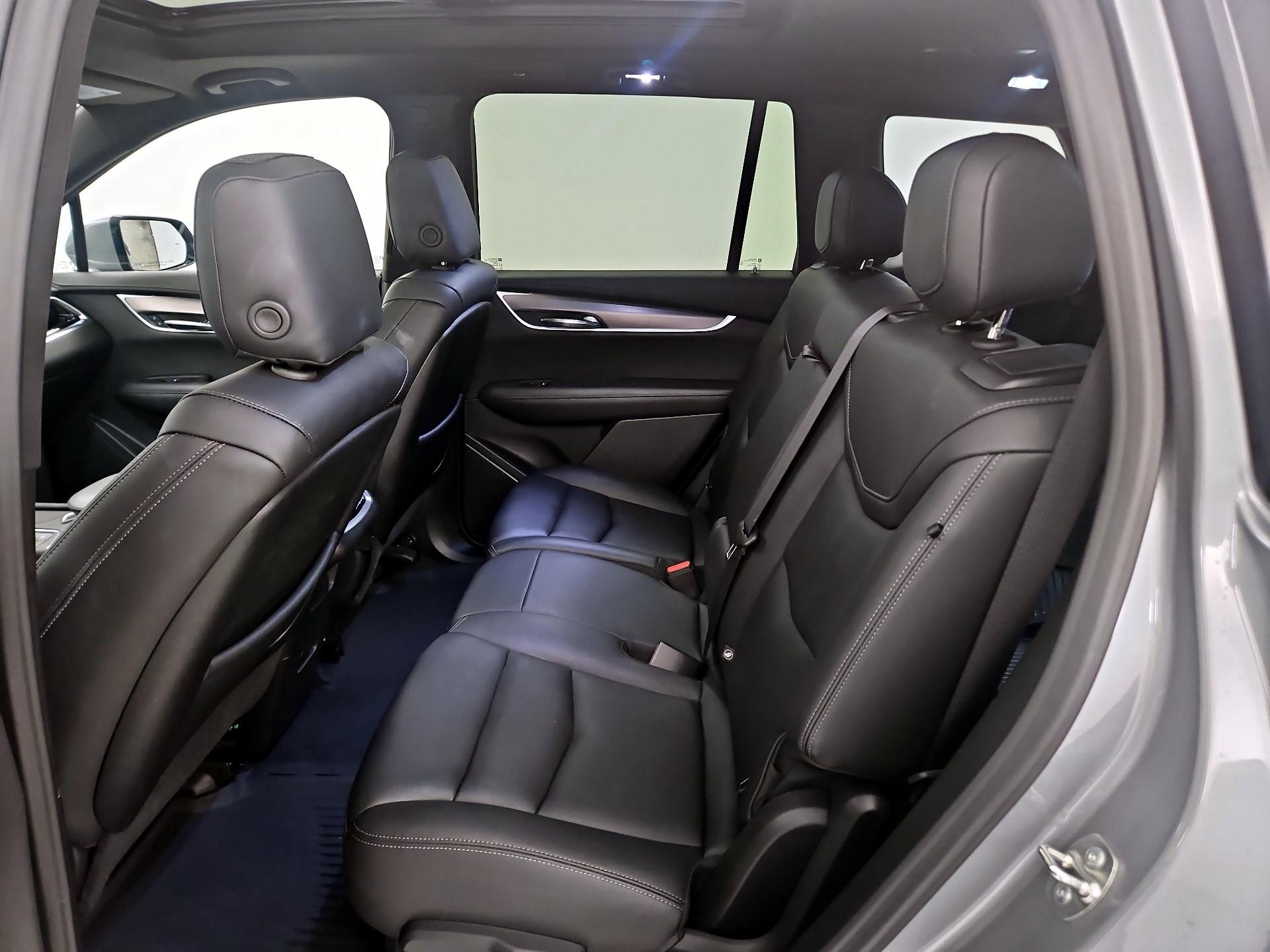 Thumbnail: 2024 Cadillac XT6 - 18