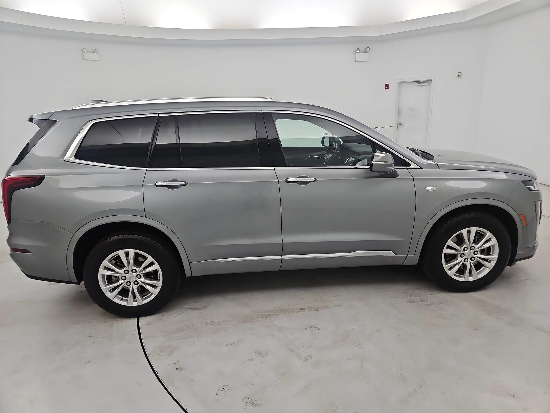 Thumbnail: 2024 Cadillac XT6 - 4