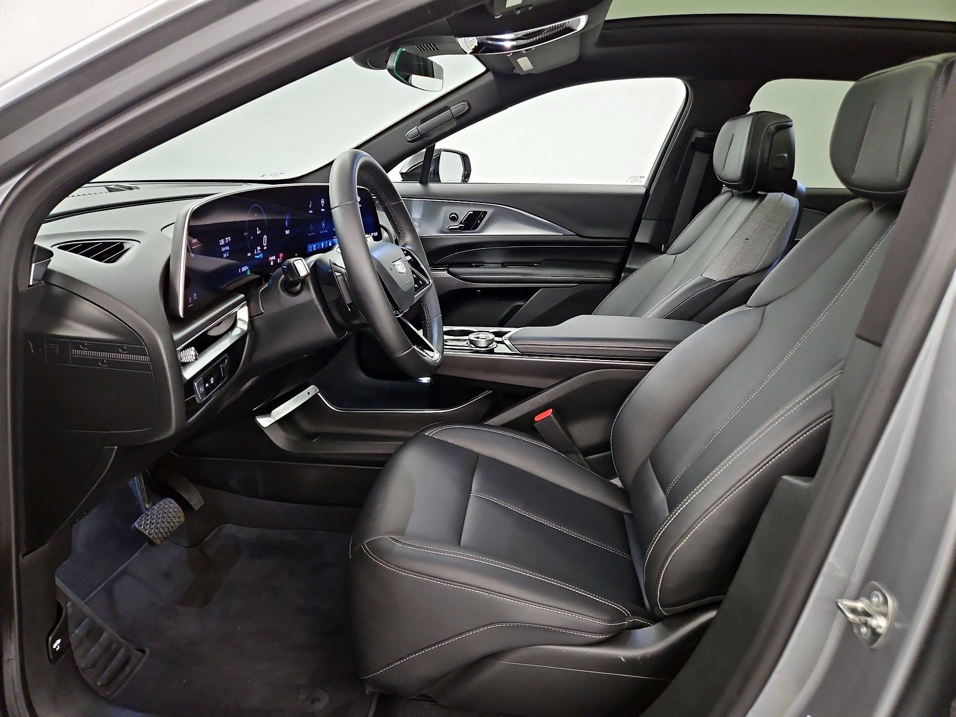Thumbnail: 2024 Cadillac Lyriq - 9