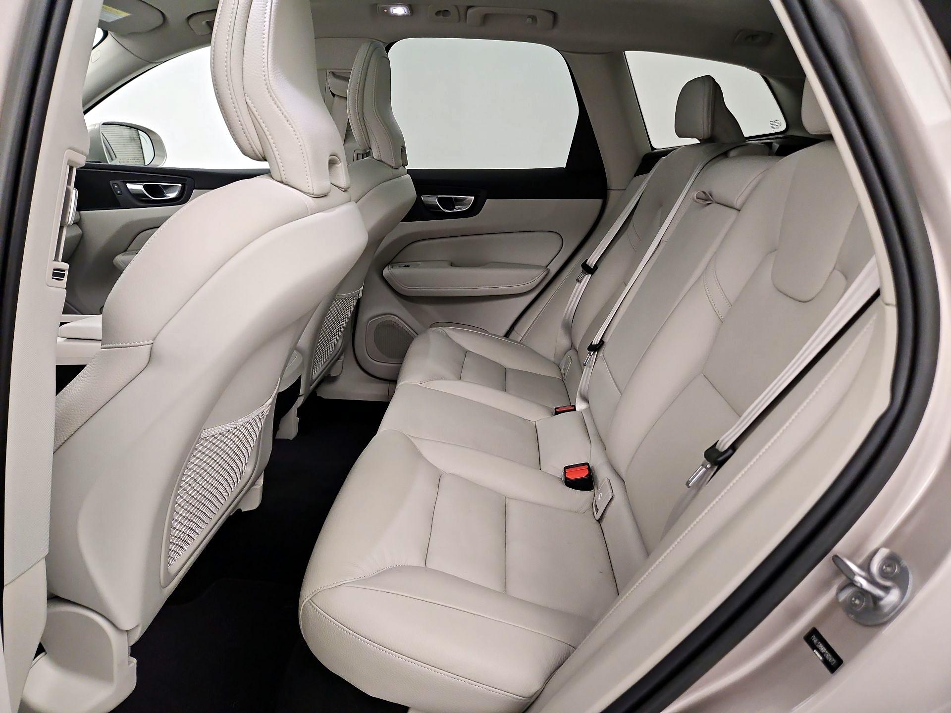 Thumbnail: 2023 Volvo XC60 - 19