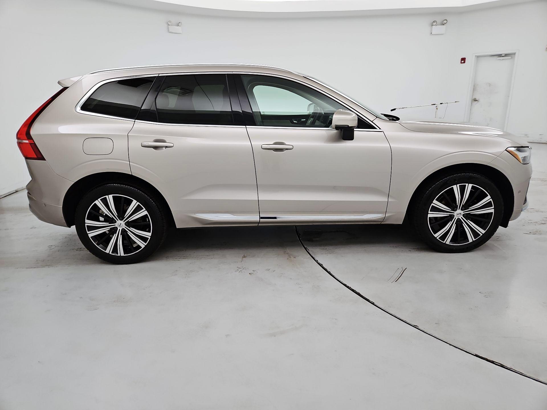 Thumbnail: 2023 Volvo XC60 - 4