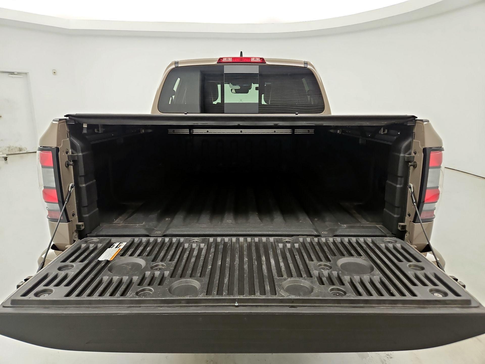 Thumbnail: 2023 Nissan Frontier - 20