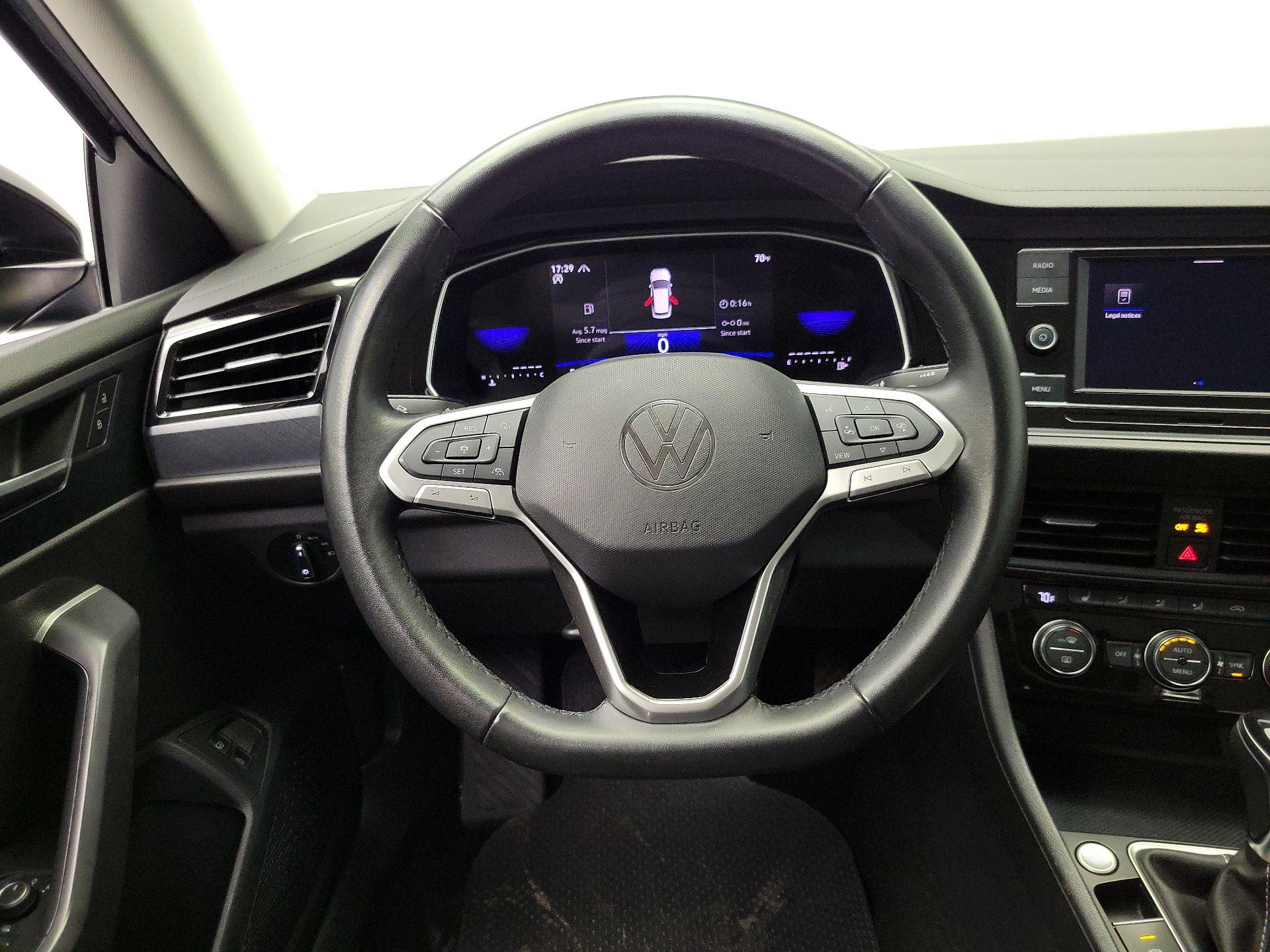 Thumbnail: 2024 Volkswagen Jetta - 10