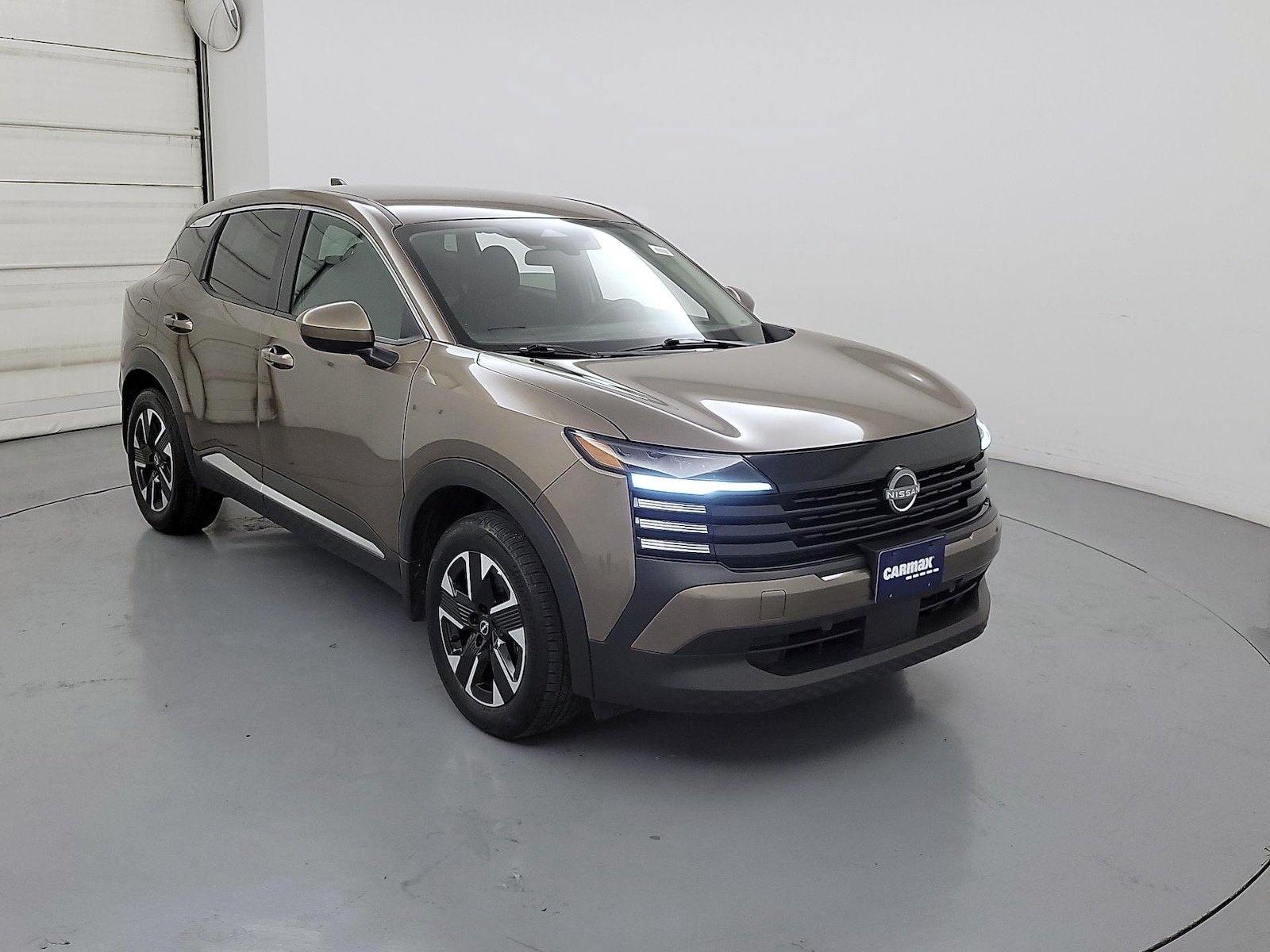 2025 Nissan Kicks SV AWD - Photo 1