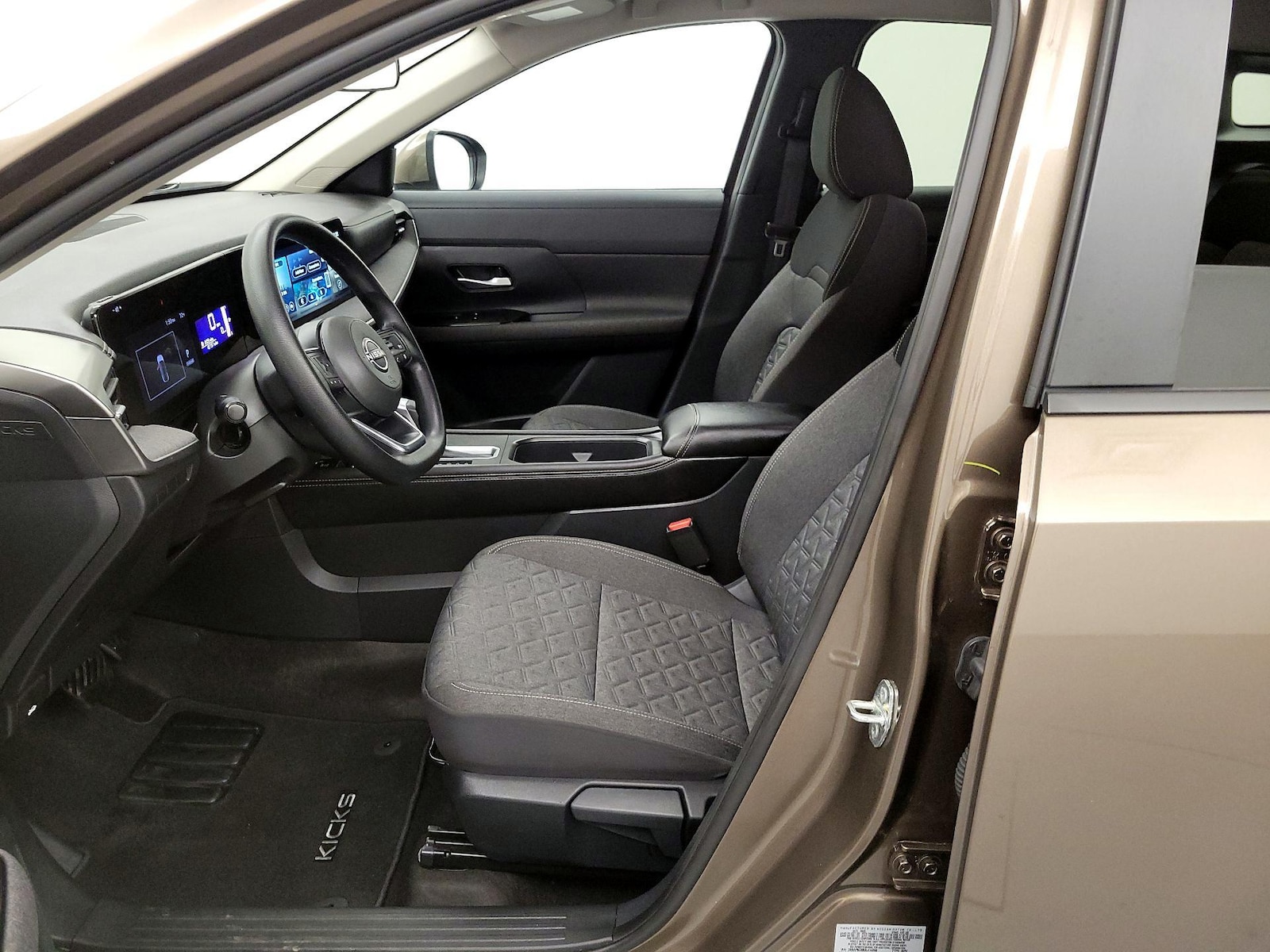 2025 Nissan Kicks SV AWD - Photo 10