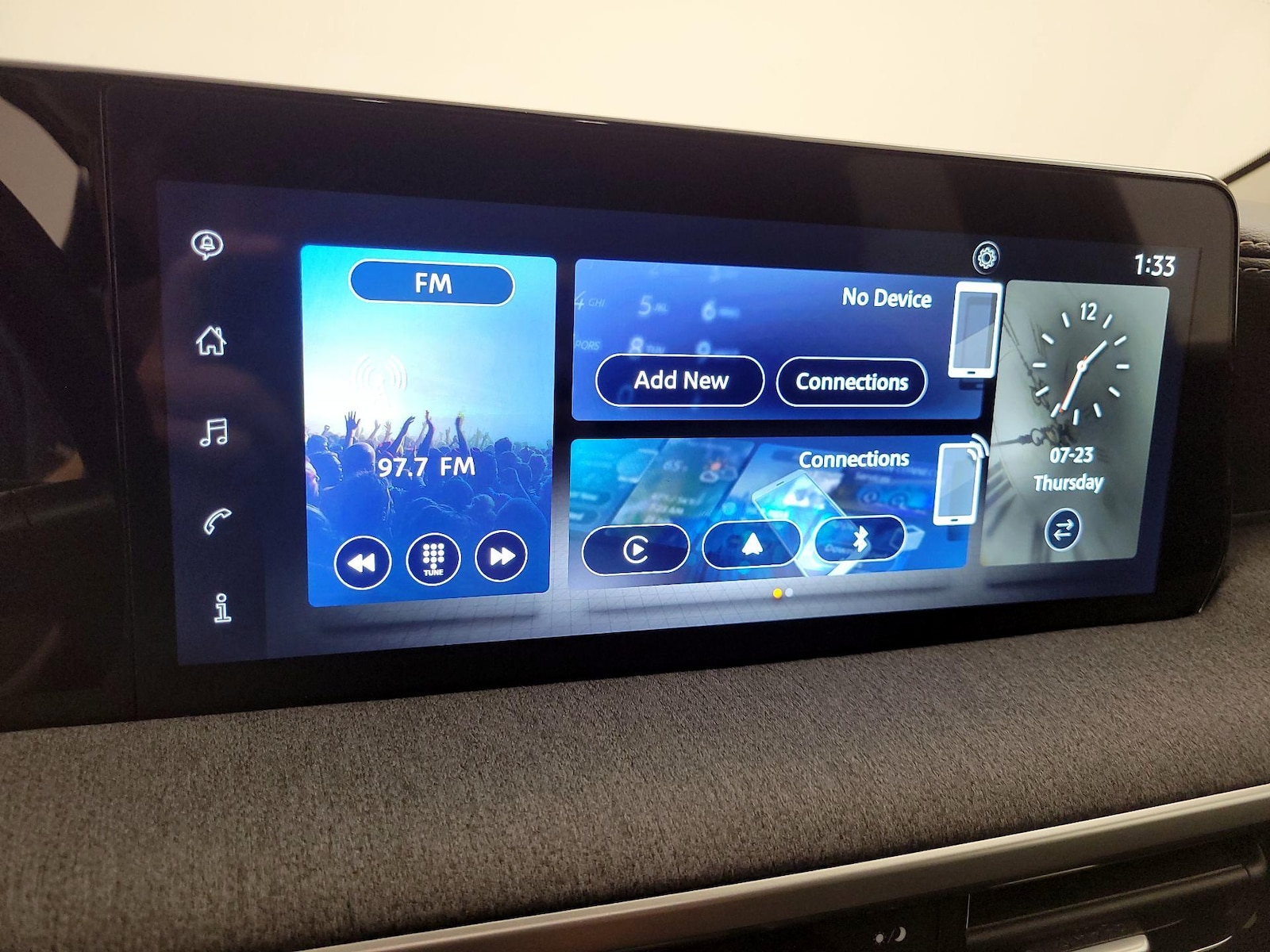 2025 Nissan Kicks SV AWD - Photo 13