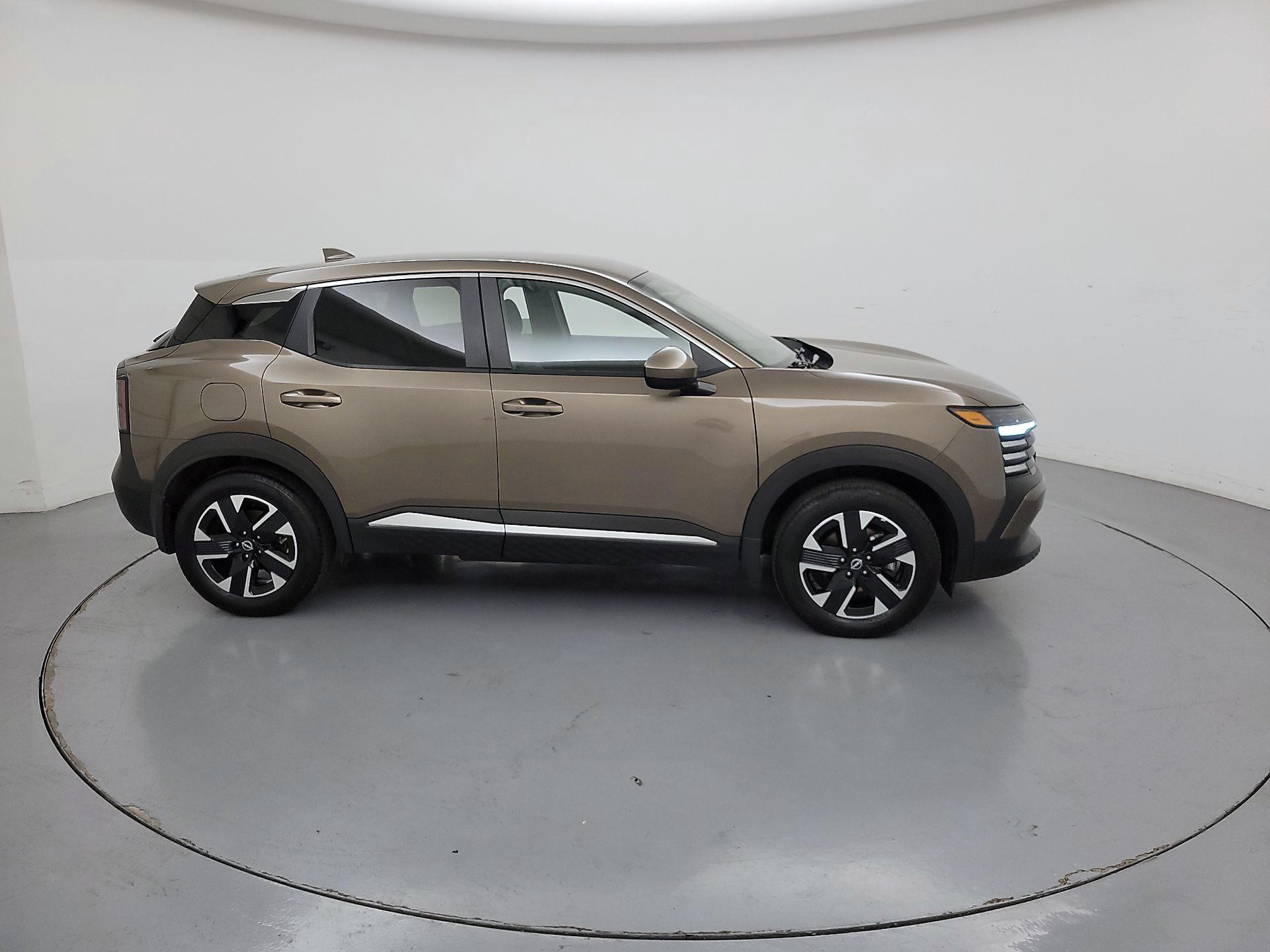 Thumbnail: 2025 Nissan Kicks - 4