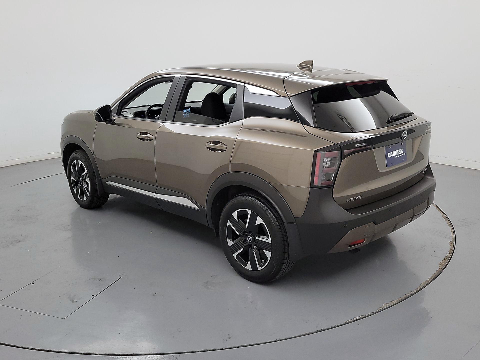 Thumbnail: 2025 Nissan Kicks - 7
