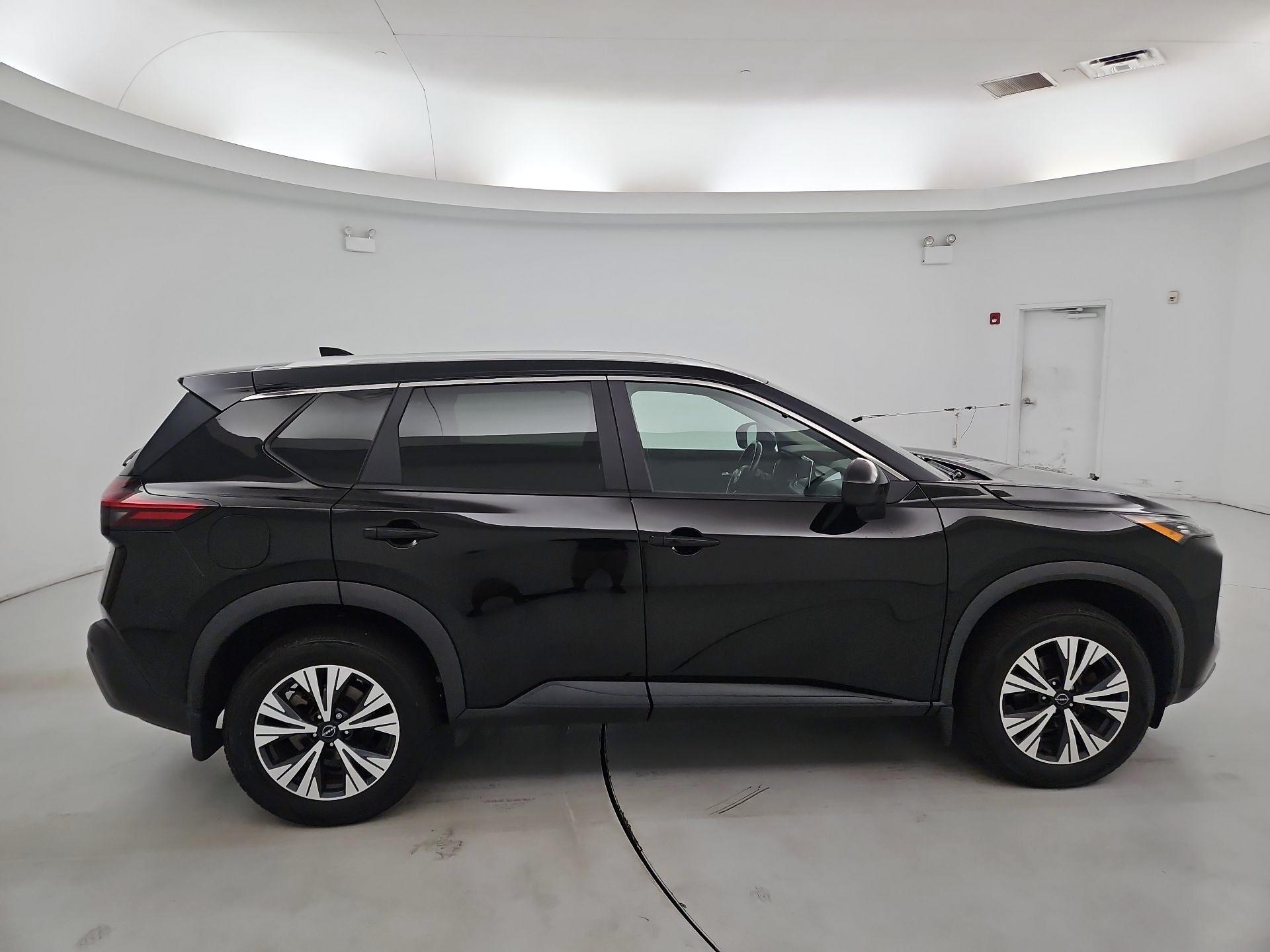 Thumbnail: 2023 Nissan Rogue - 4