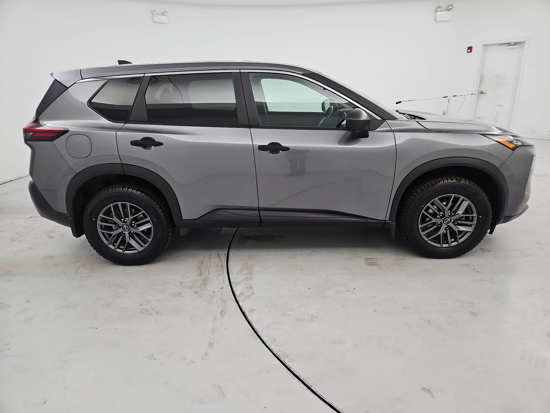 Thumbnail: 2023 Nissan Rogue - 4