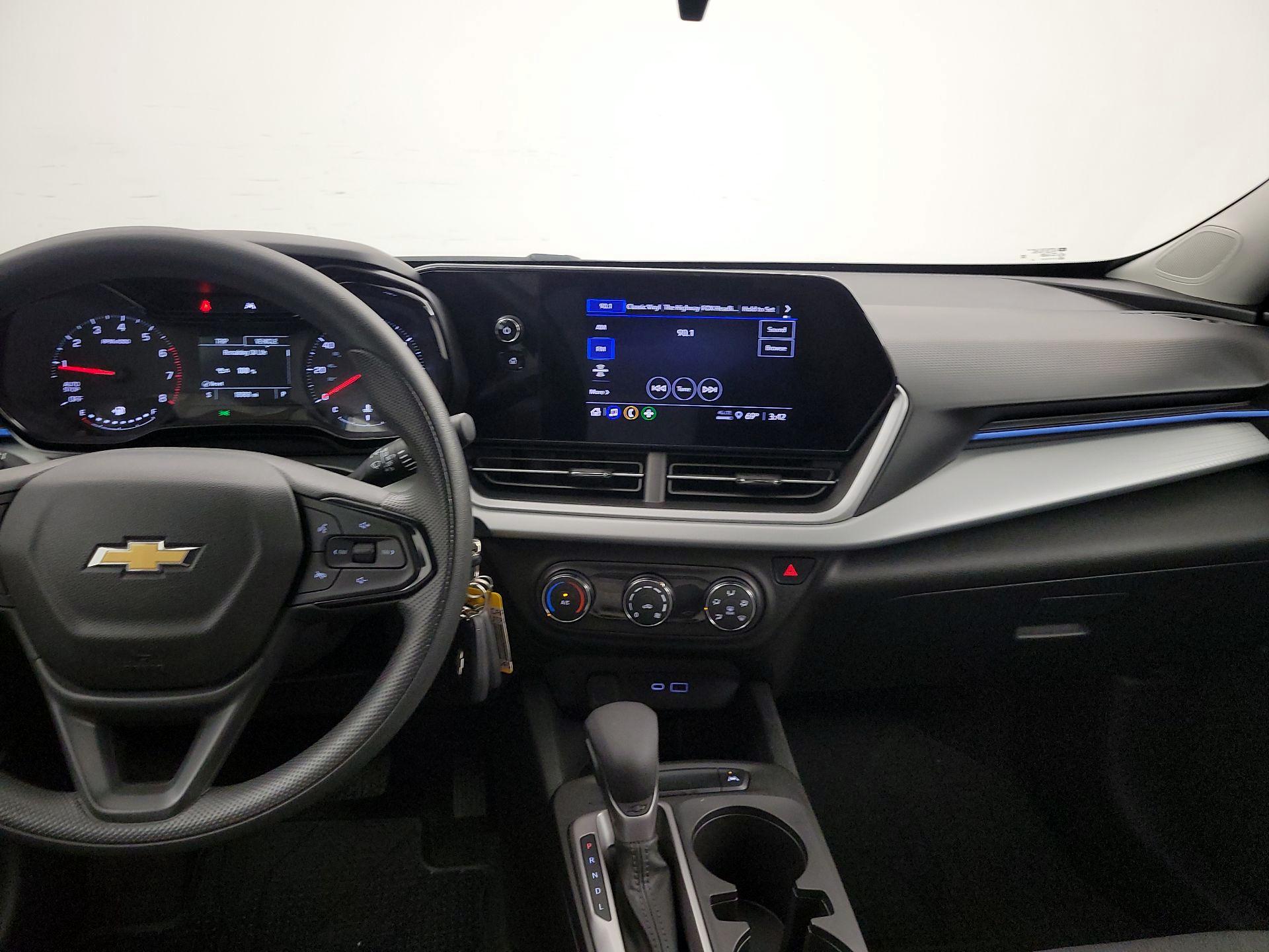 Thumbnail: 2025 Chevrolet Trax - 9