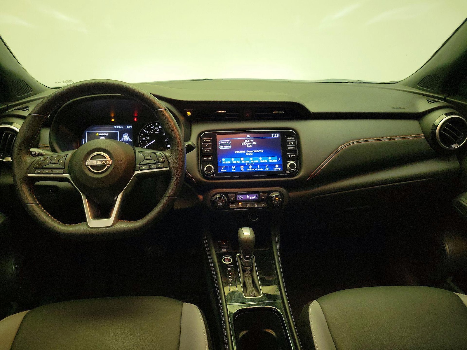 2023 Nissan Kicks SR - Photo 10