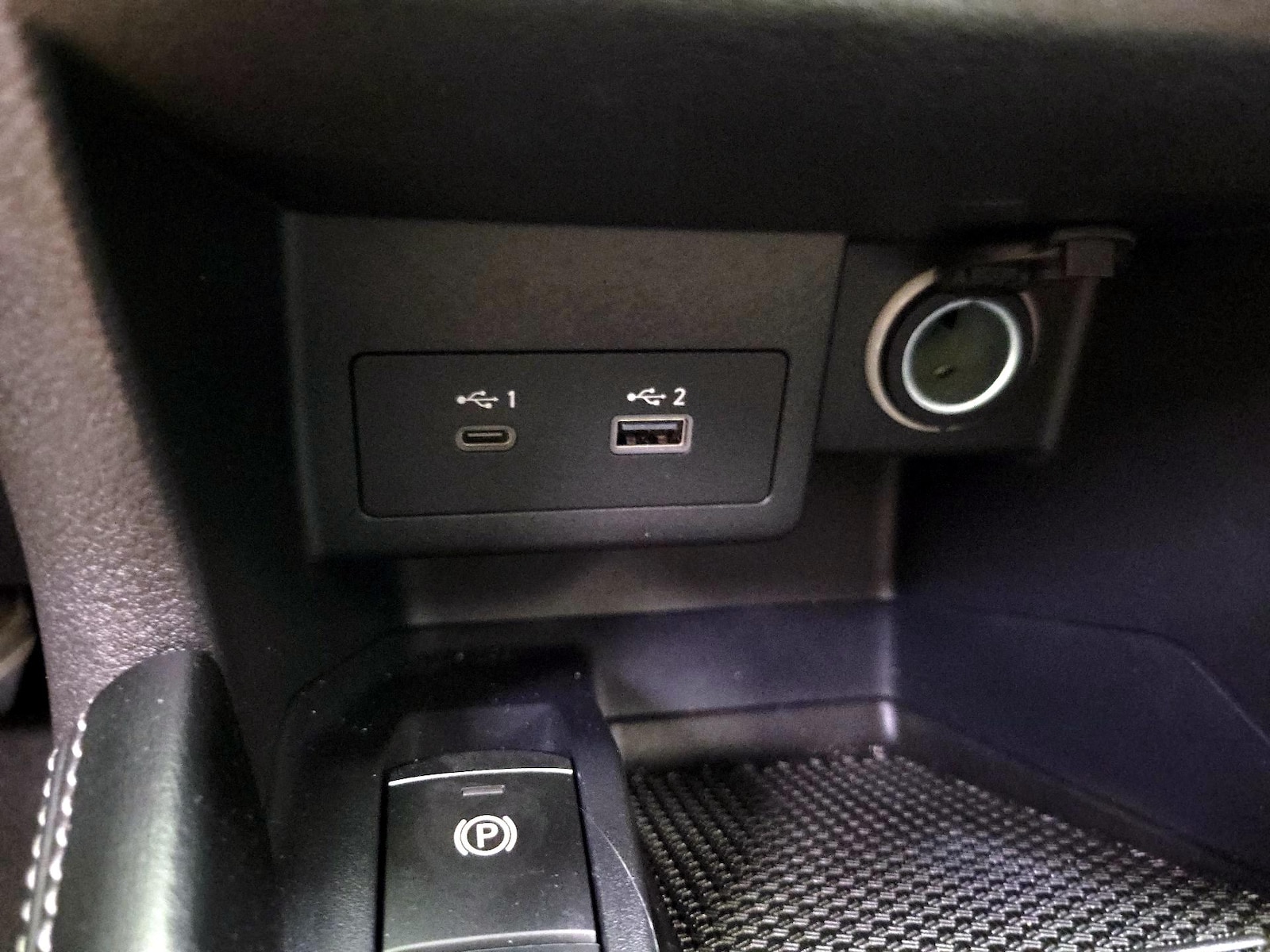 2023 Nissan Kicks SR - Photo 19