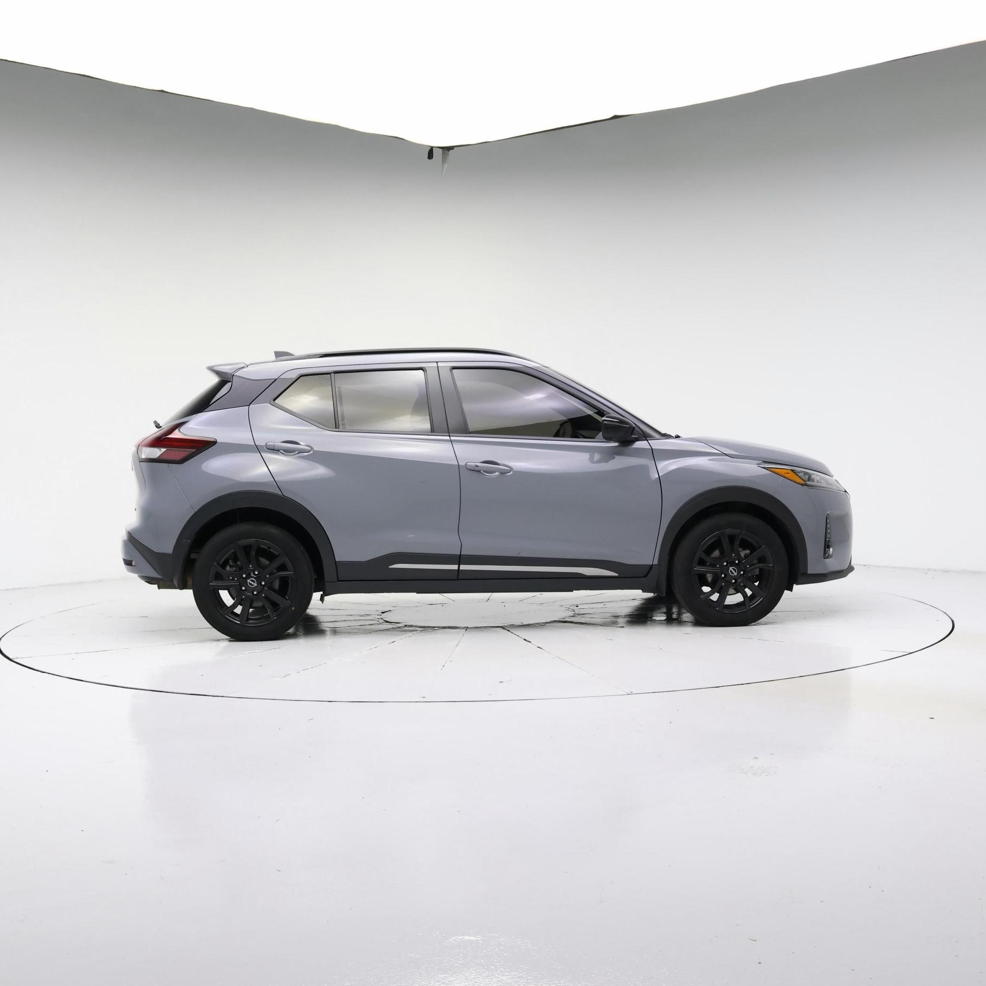 Thumbnail: 2023 Nissan Kicks - 3